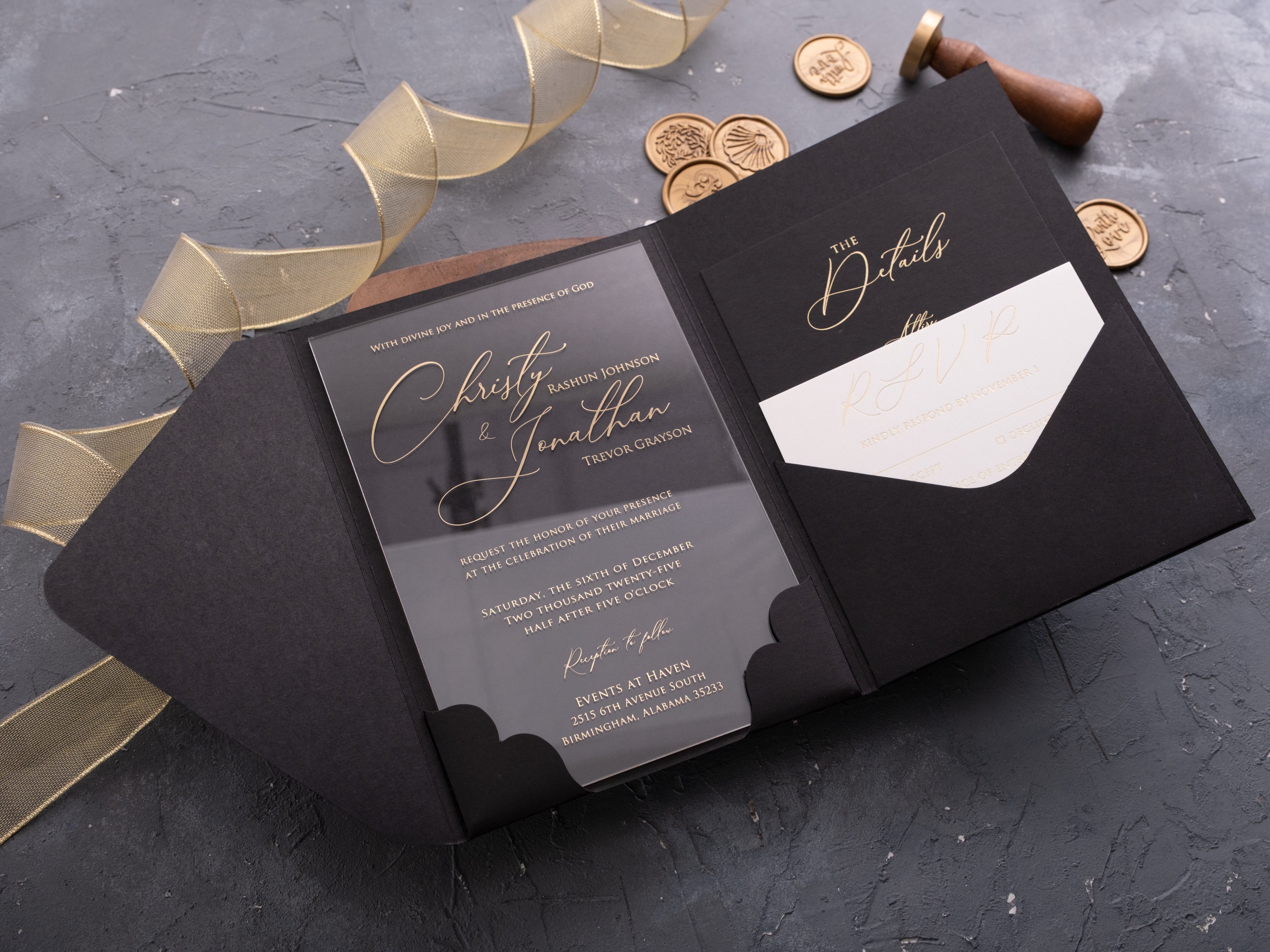 HP1321 Wedding Invitation by World of Wedding Co..