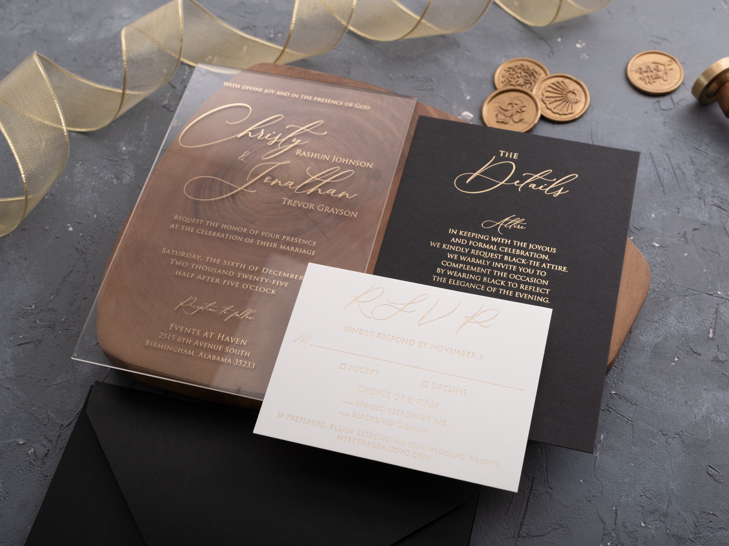 HP1321 Wedding Invitation by World of Wedding Co..