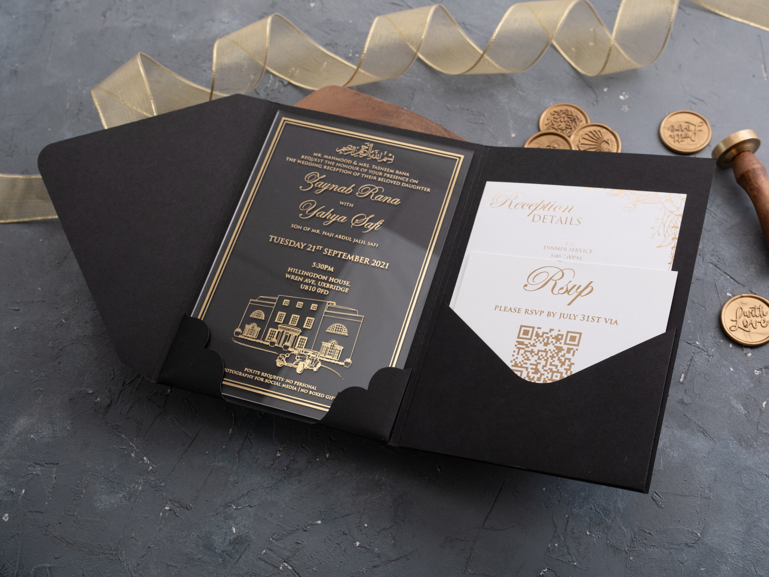 HP1311 Wedding Invitation by World of Wedding Co..