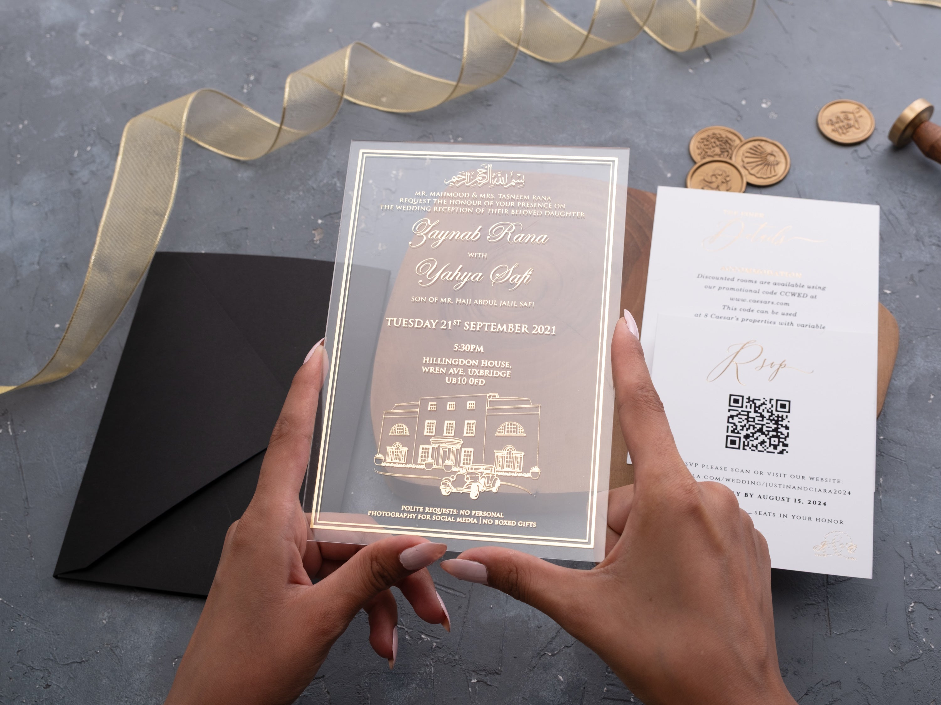 HP1311 Wedding Invitation by World of Wedding Co..