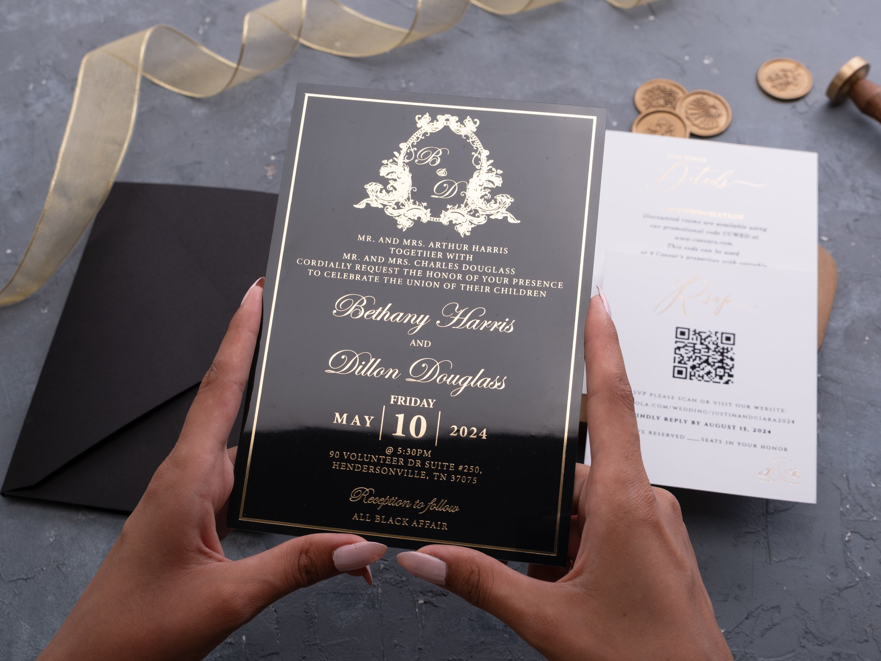 HP1314 Wedding Invitation by World of Wedding Co..