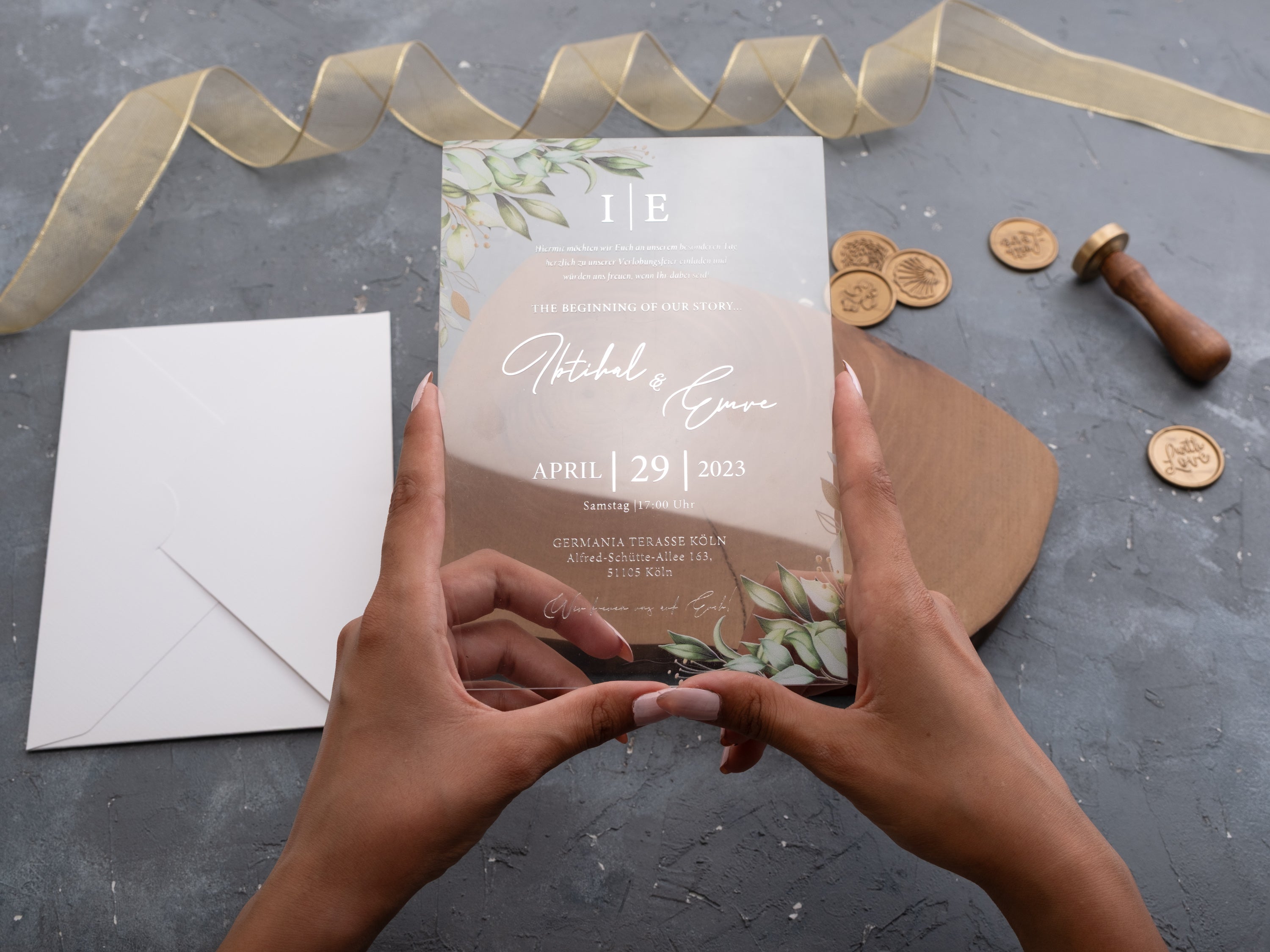 HP1428 Wedding Invitation by World of Wedding Co..