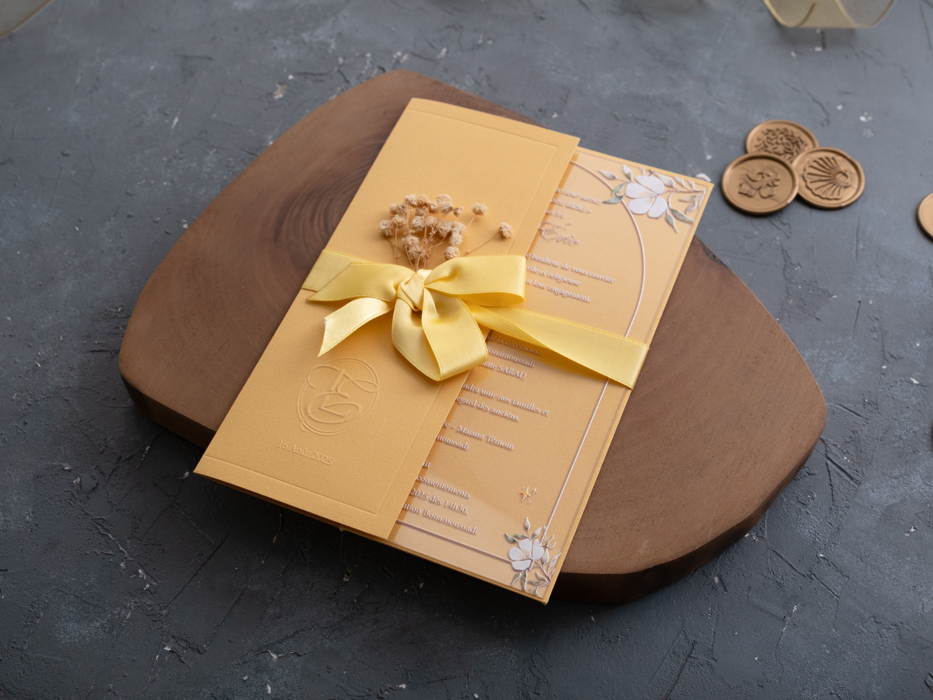 HP1514 Wedding Invitation by World of Wedding Co..