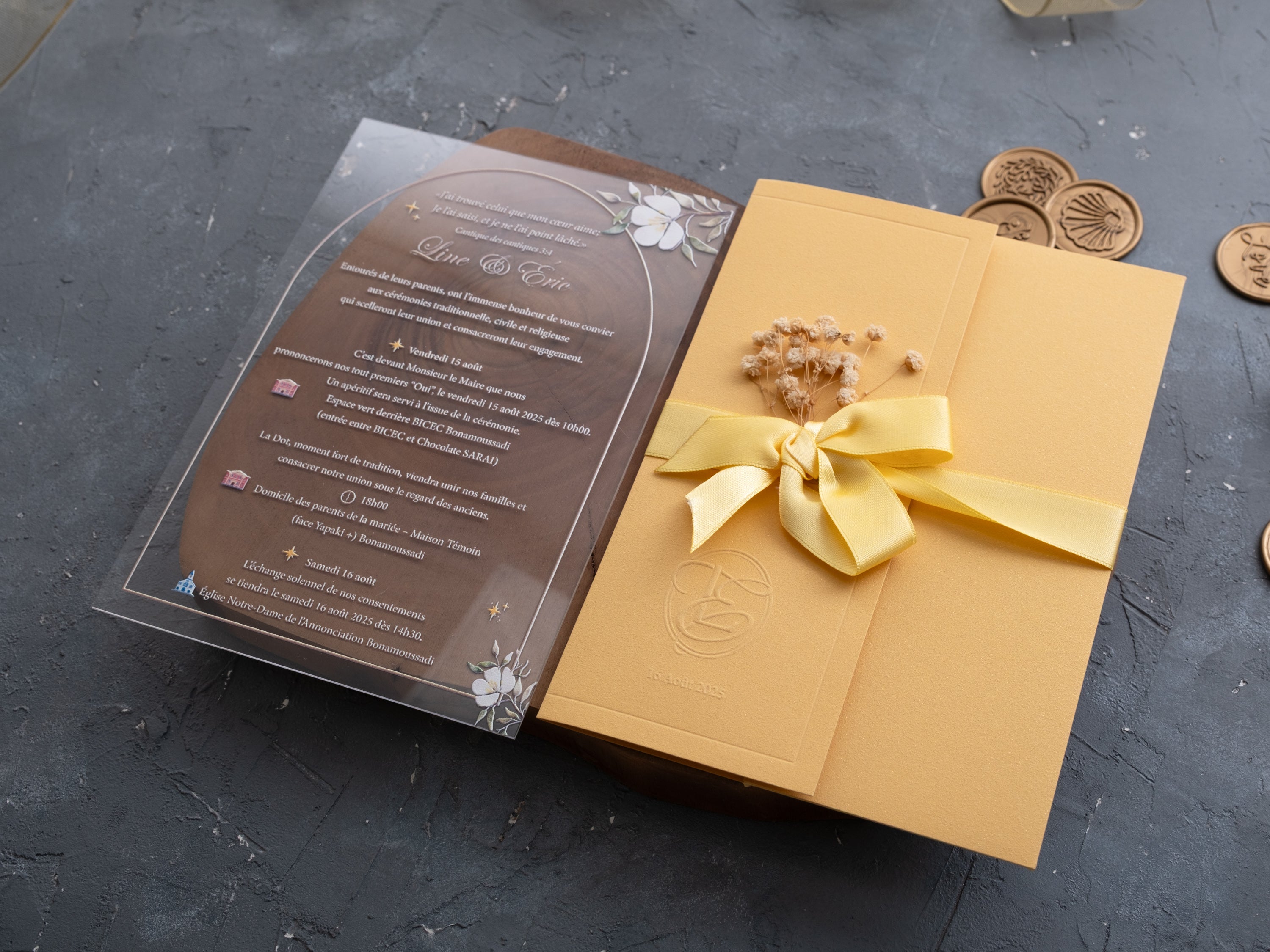 HP1514 Wedding Invitation by World of Wedding Co..