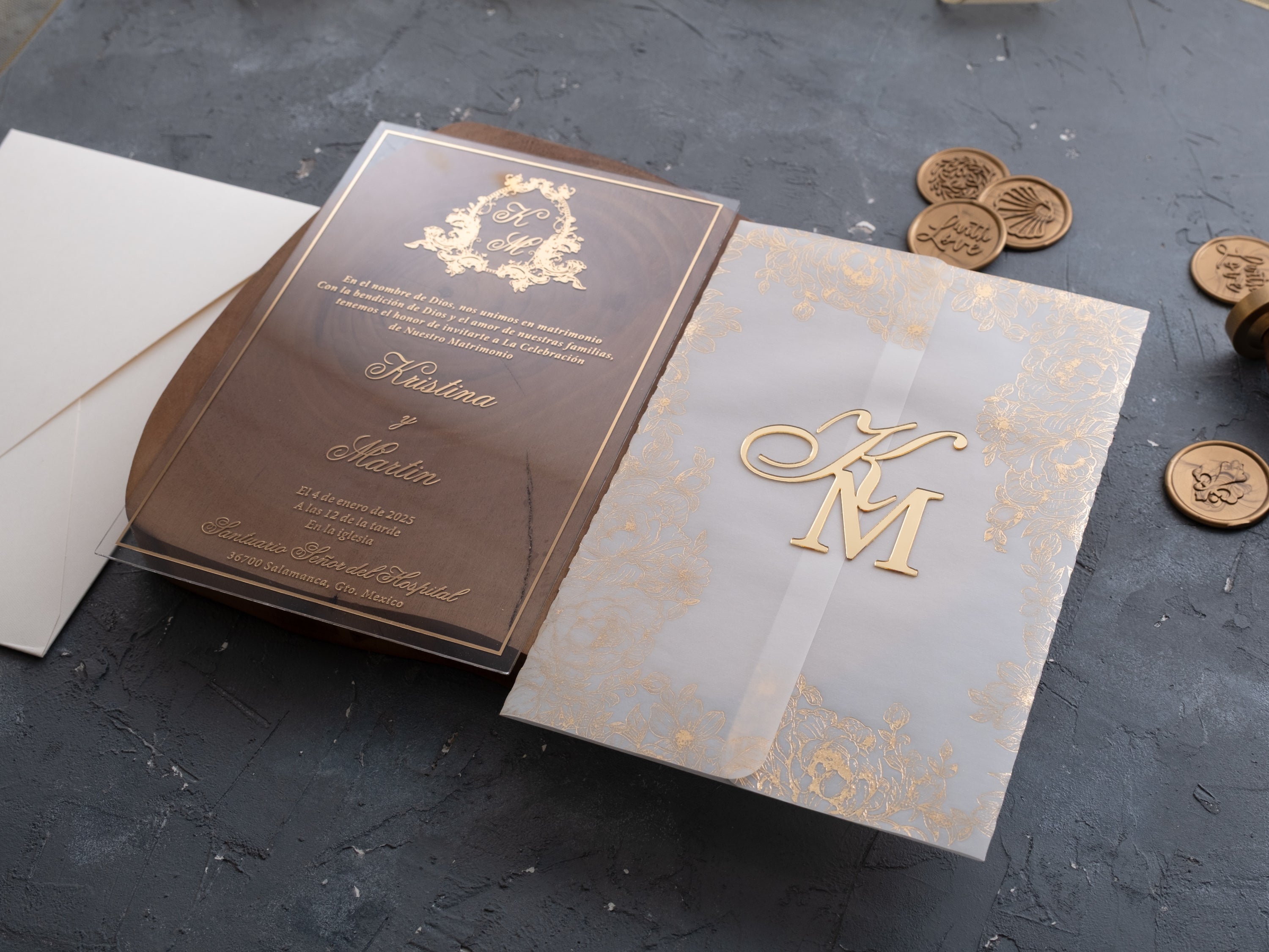 HP1423 Wedding Invitation by World of Wedding Co..
