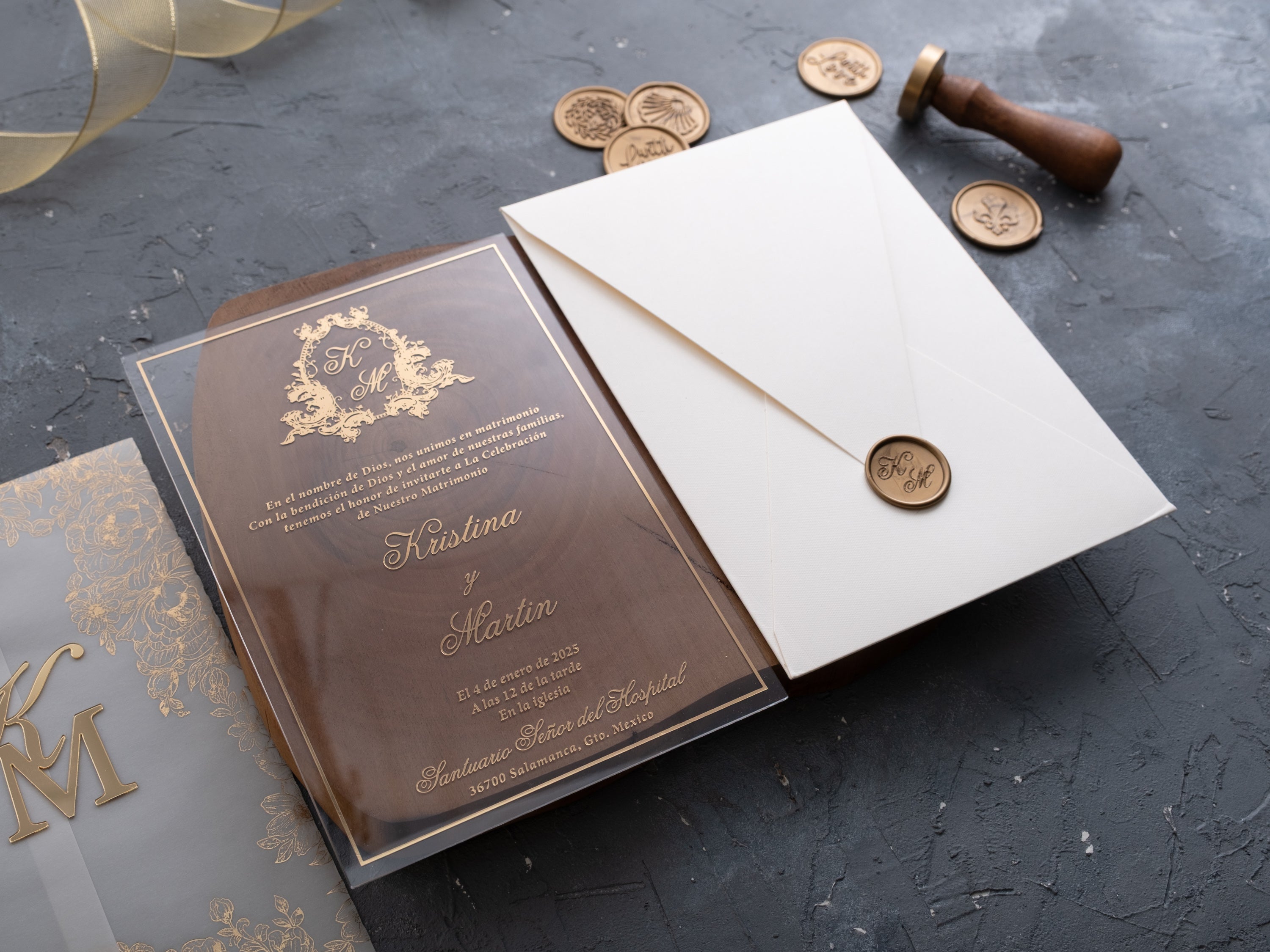 HP1423 Wedding Invitation by World of Wedding Co..