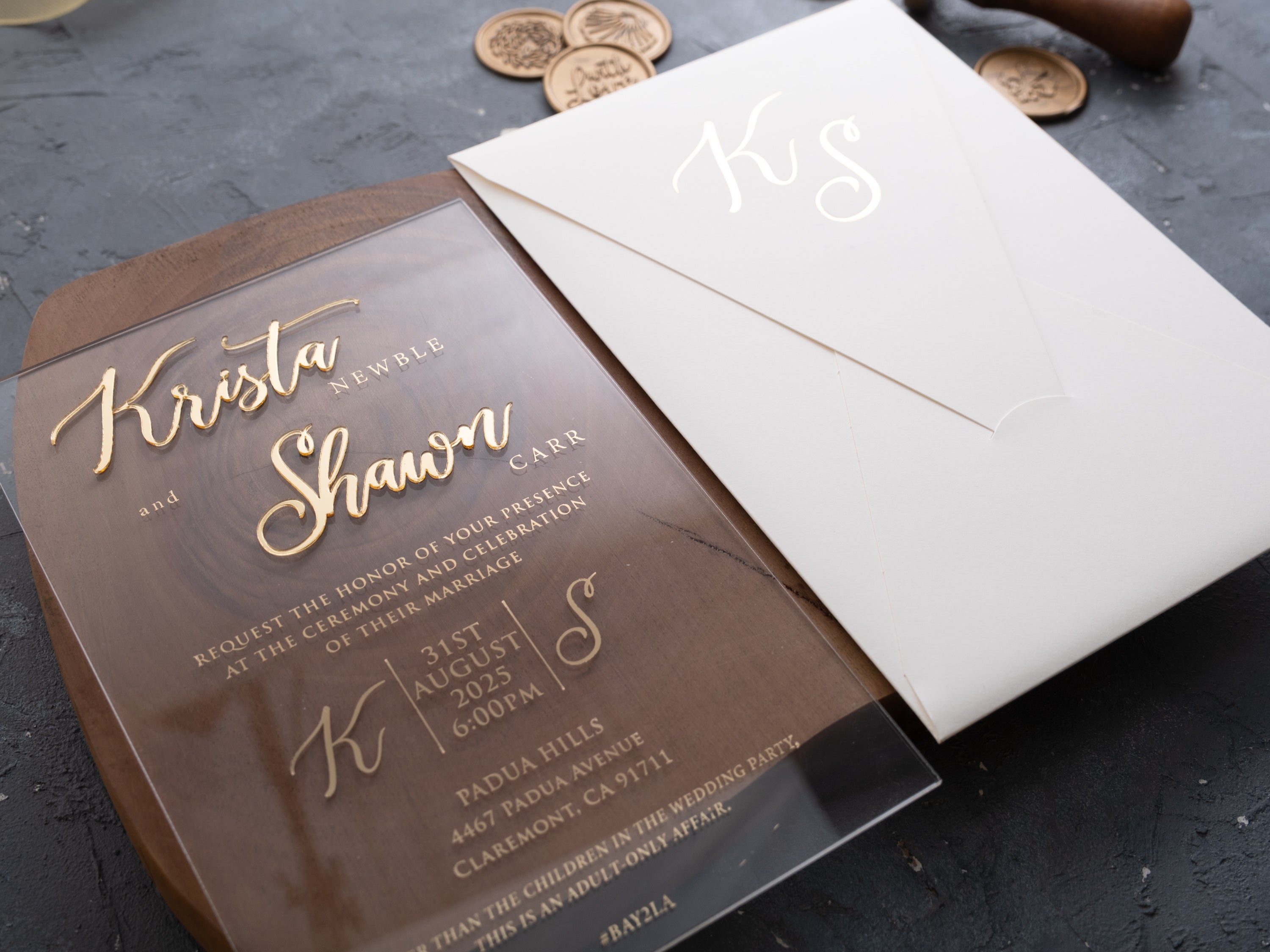 HP1425 Wedding Invitation by World of Wedding Co..