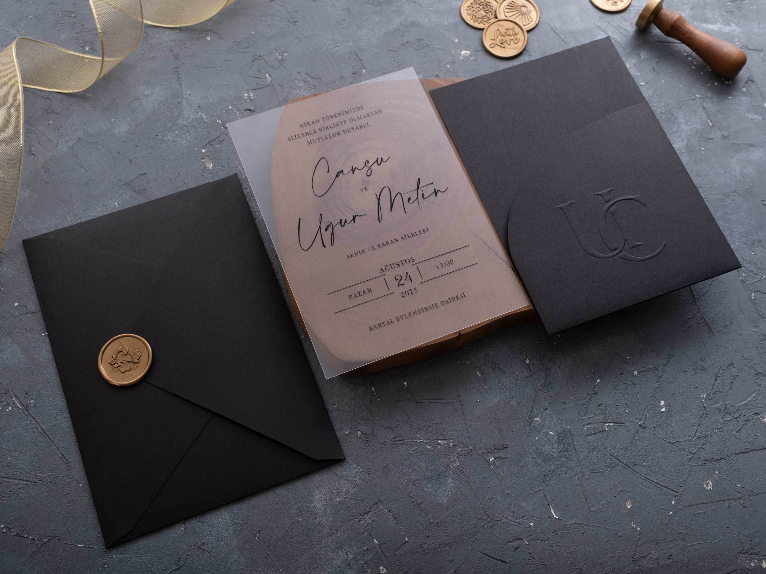 HP1611 Wedding Invitation by World of Wedding Co..
