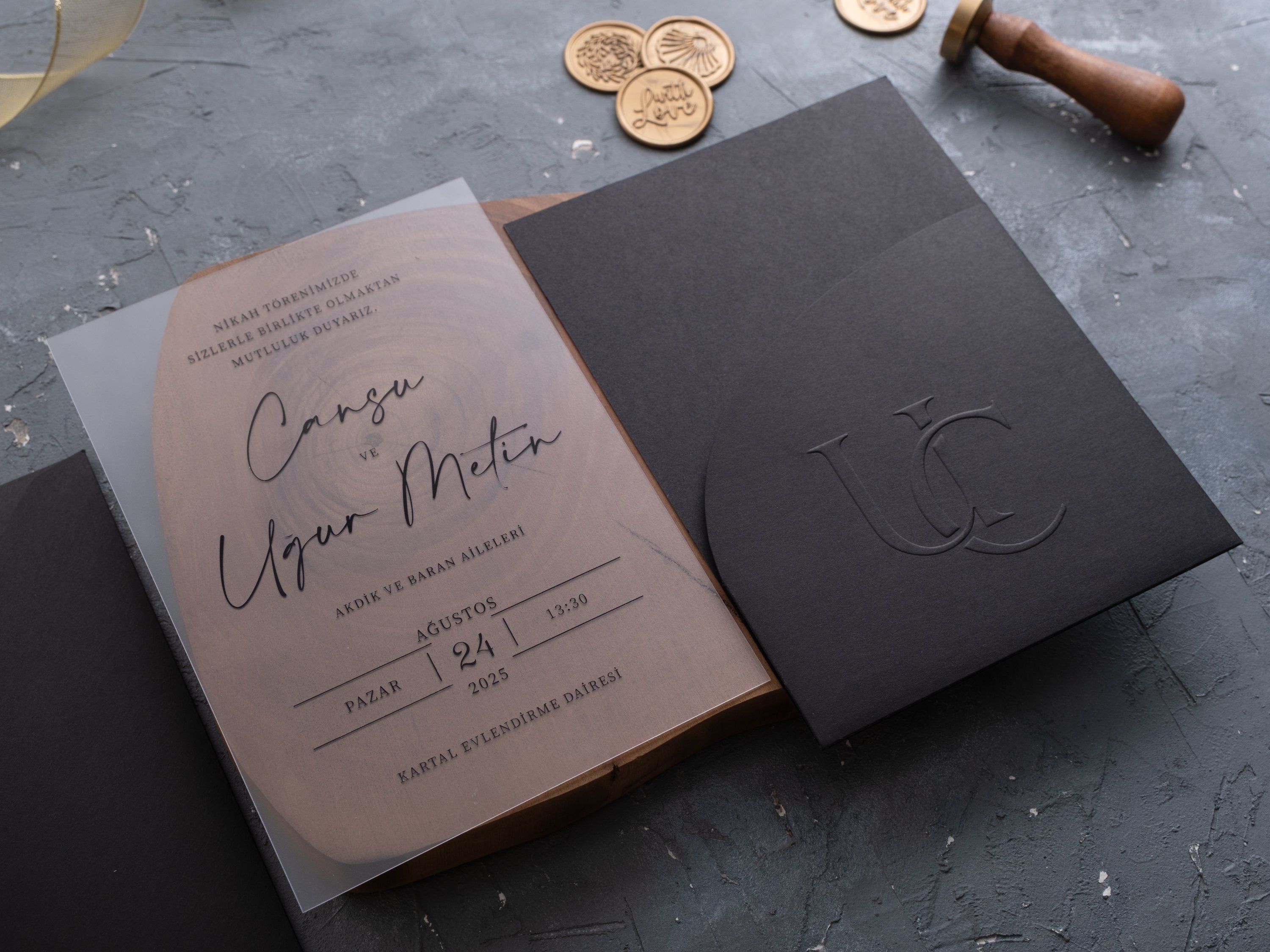 HP1611 Wedding Invitation by World of Wedding Co..