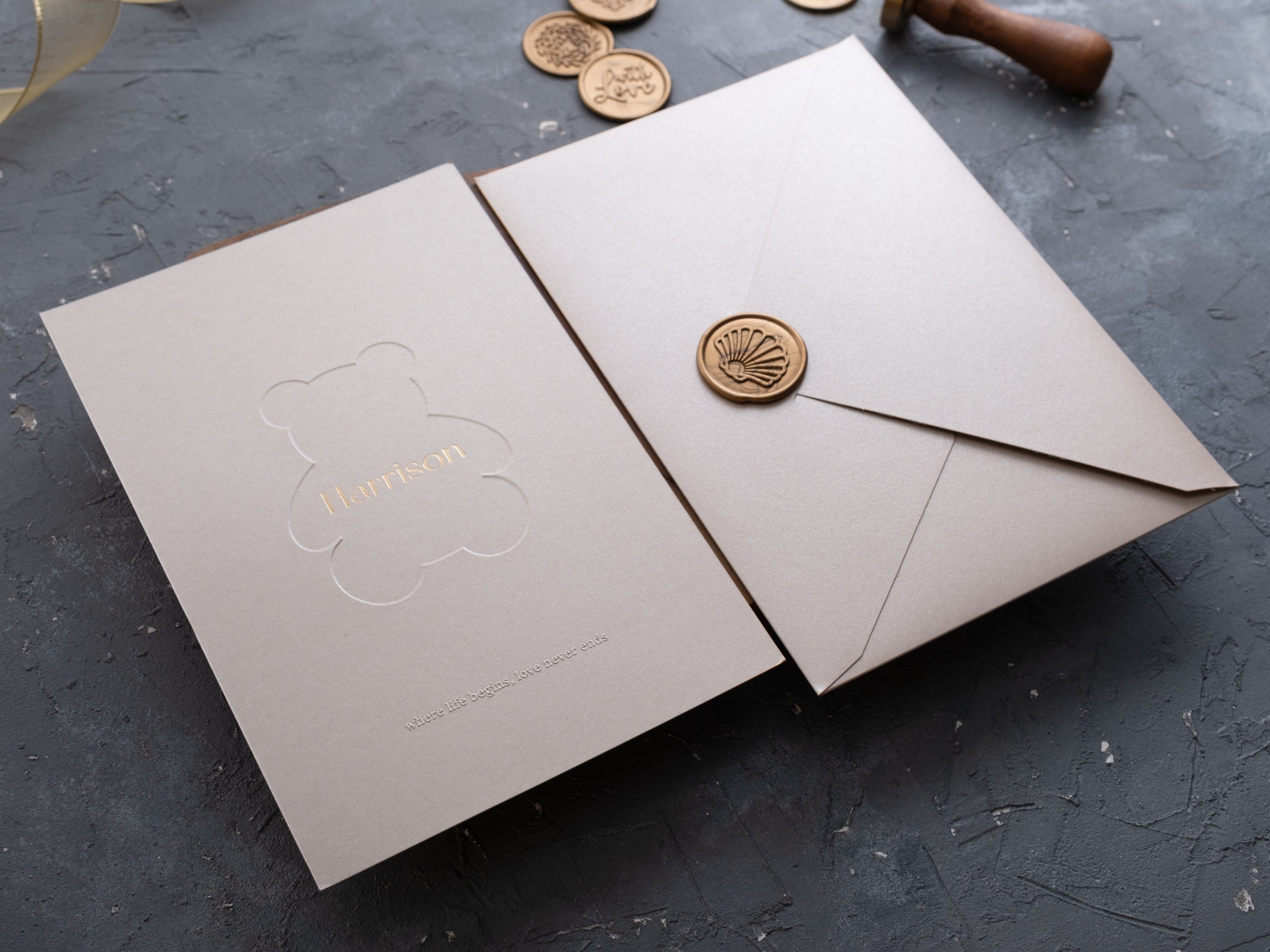 HP1427 Wedding Invitation by World of Wedding Co..