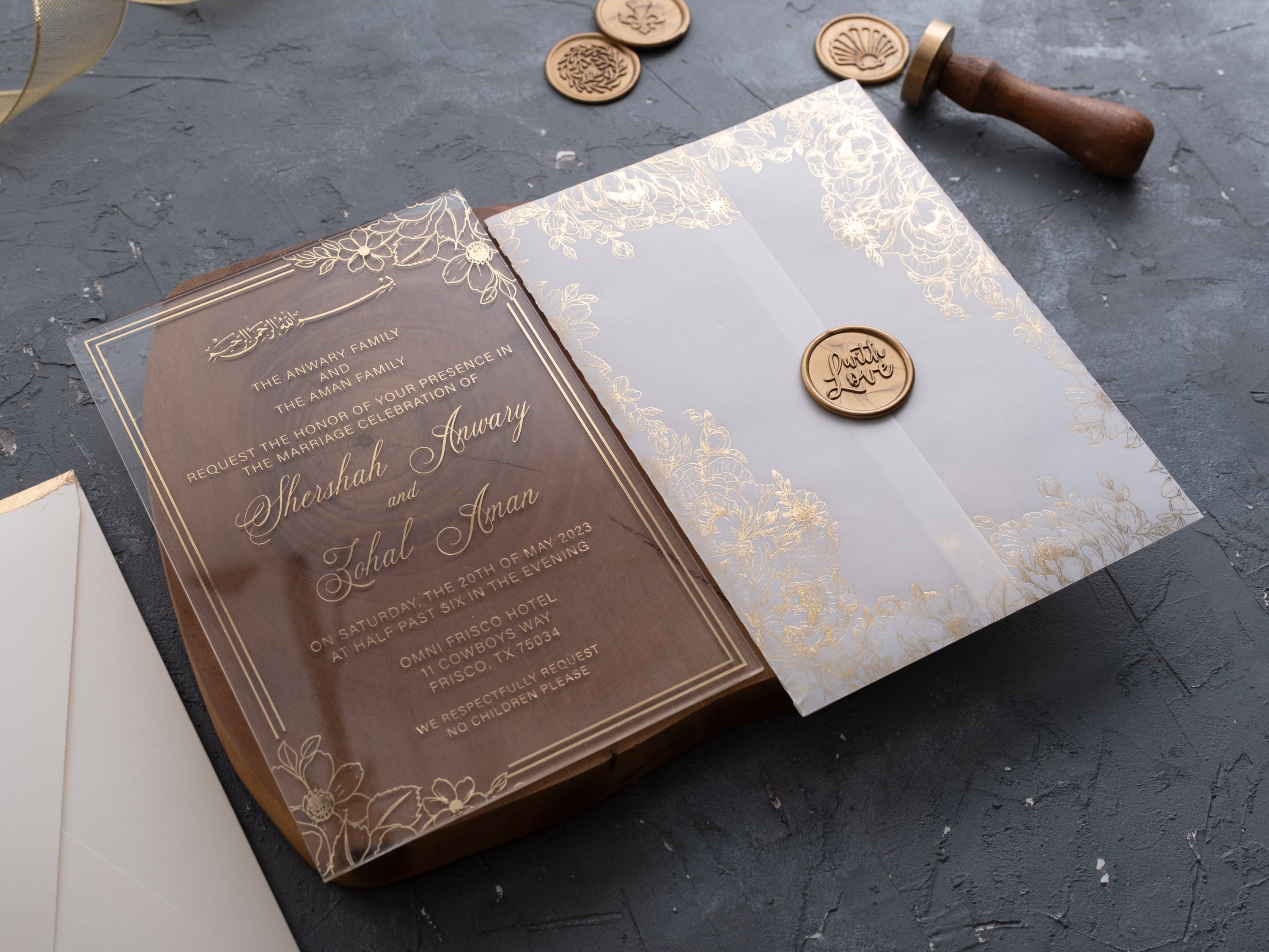 HP1431 Wedding Invitation by World of Wedding Co..