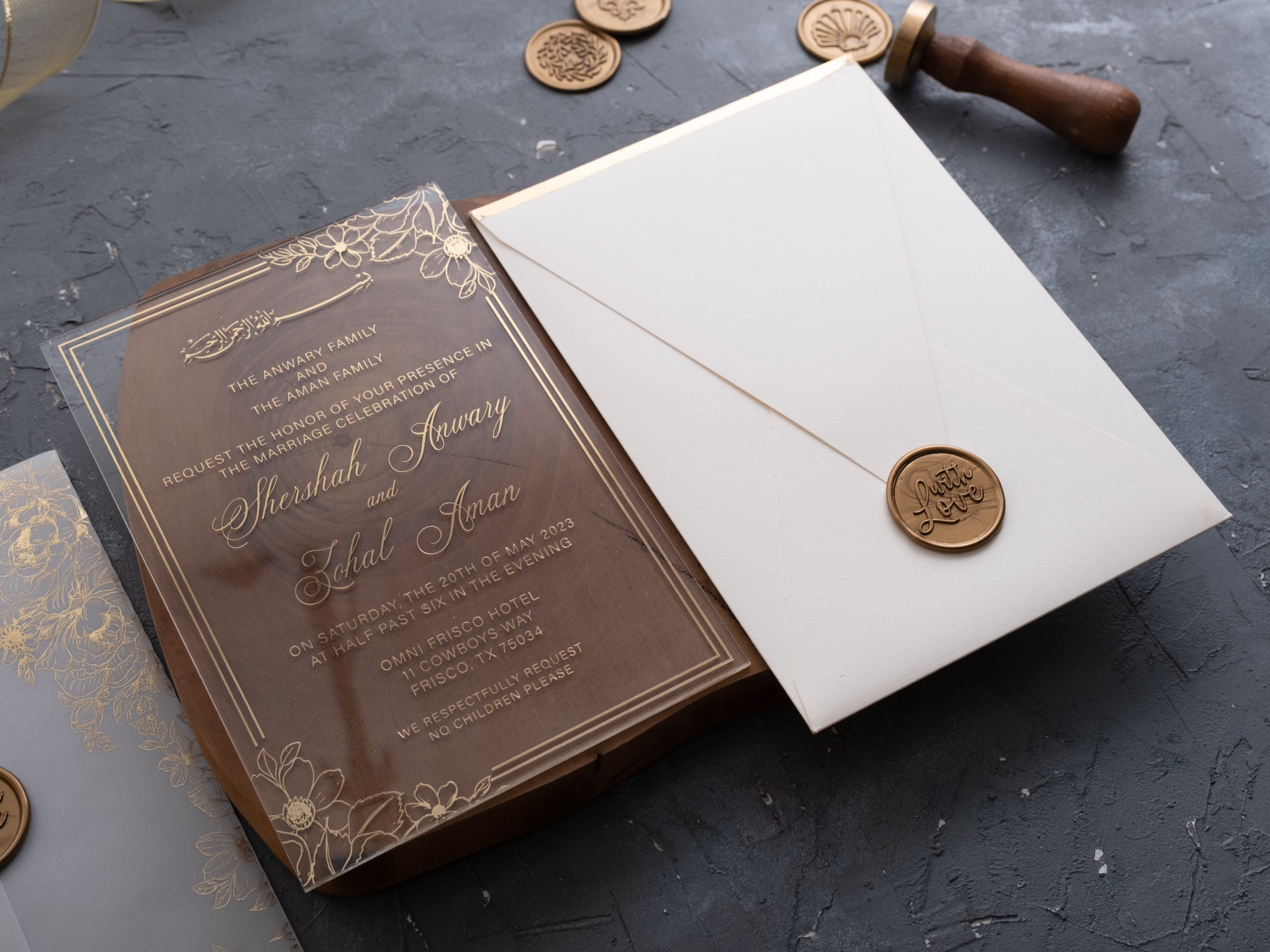 HP1431 Wedding Invitation by World of Wedding Co..