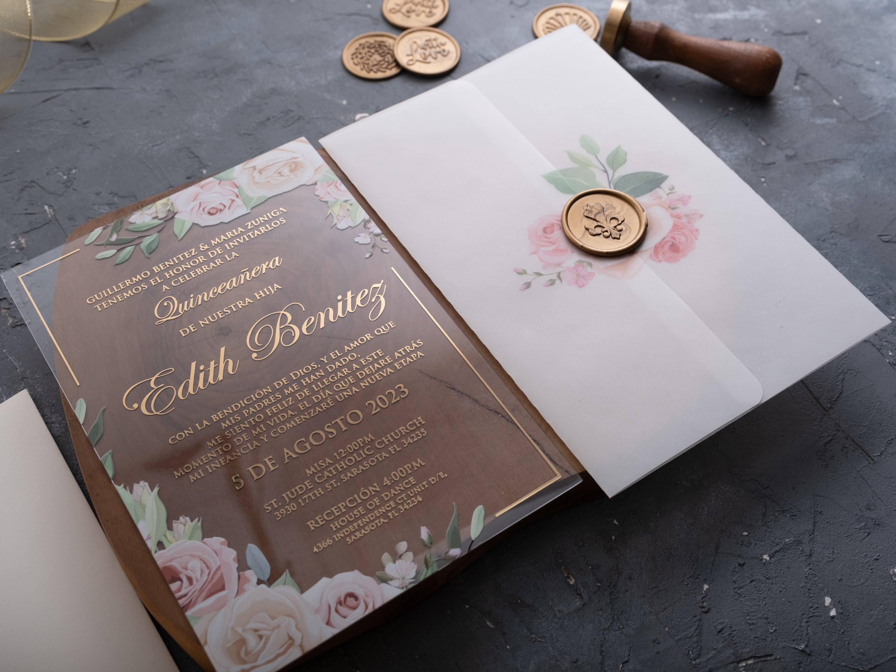 HP1432 Wedding Invitation by World of Wedding Co..