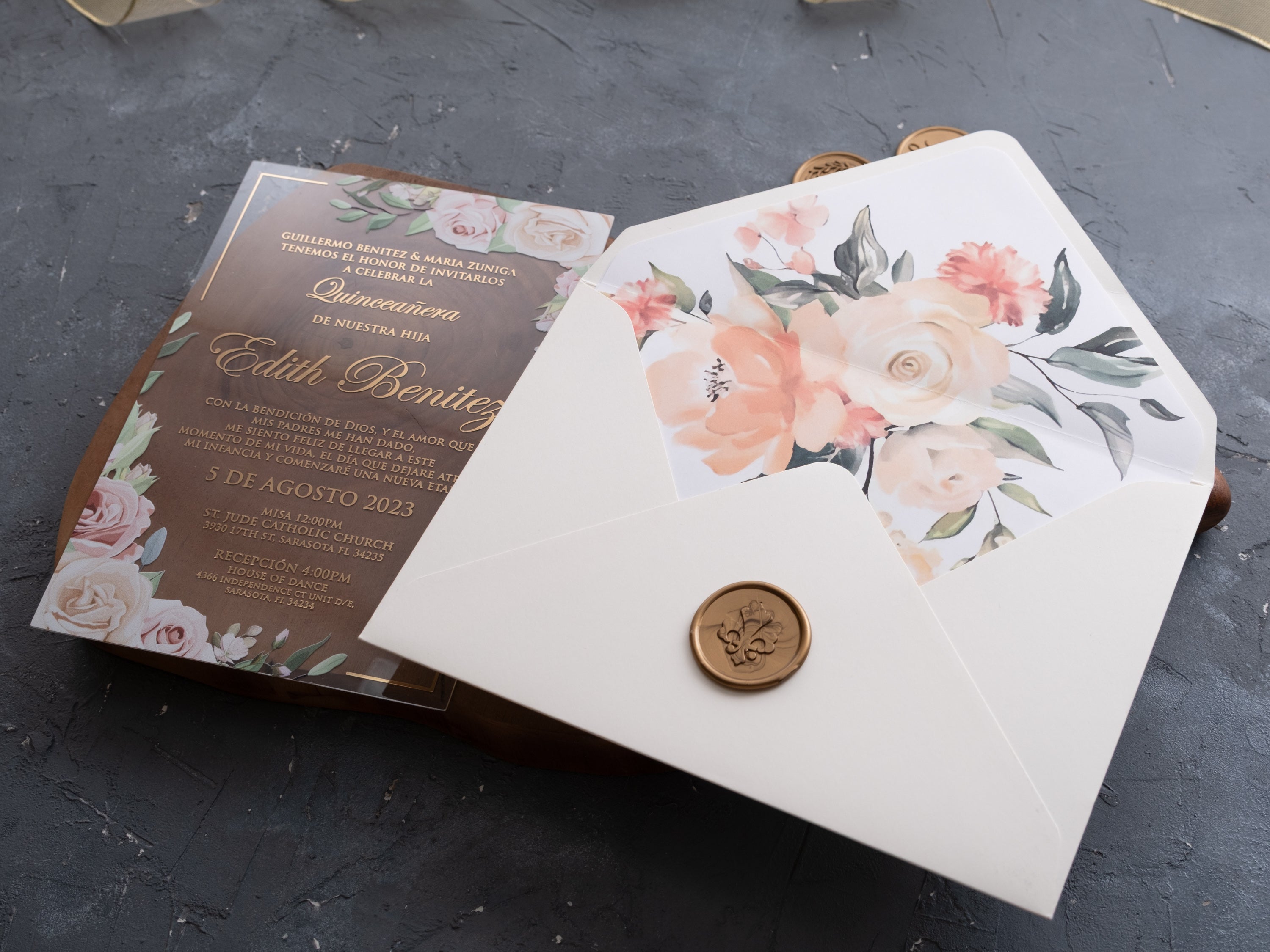 HP1432 Wedding Invitation by World of Wedding Co..