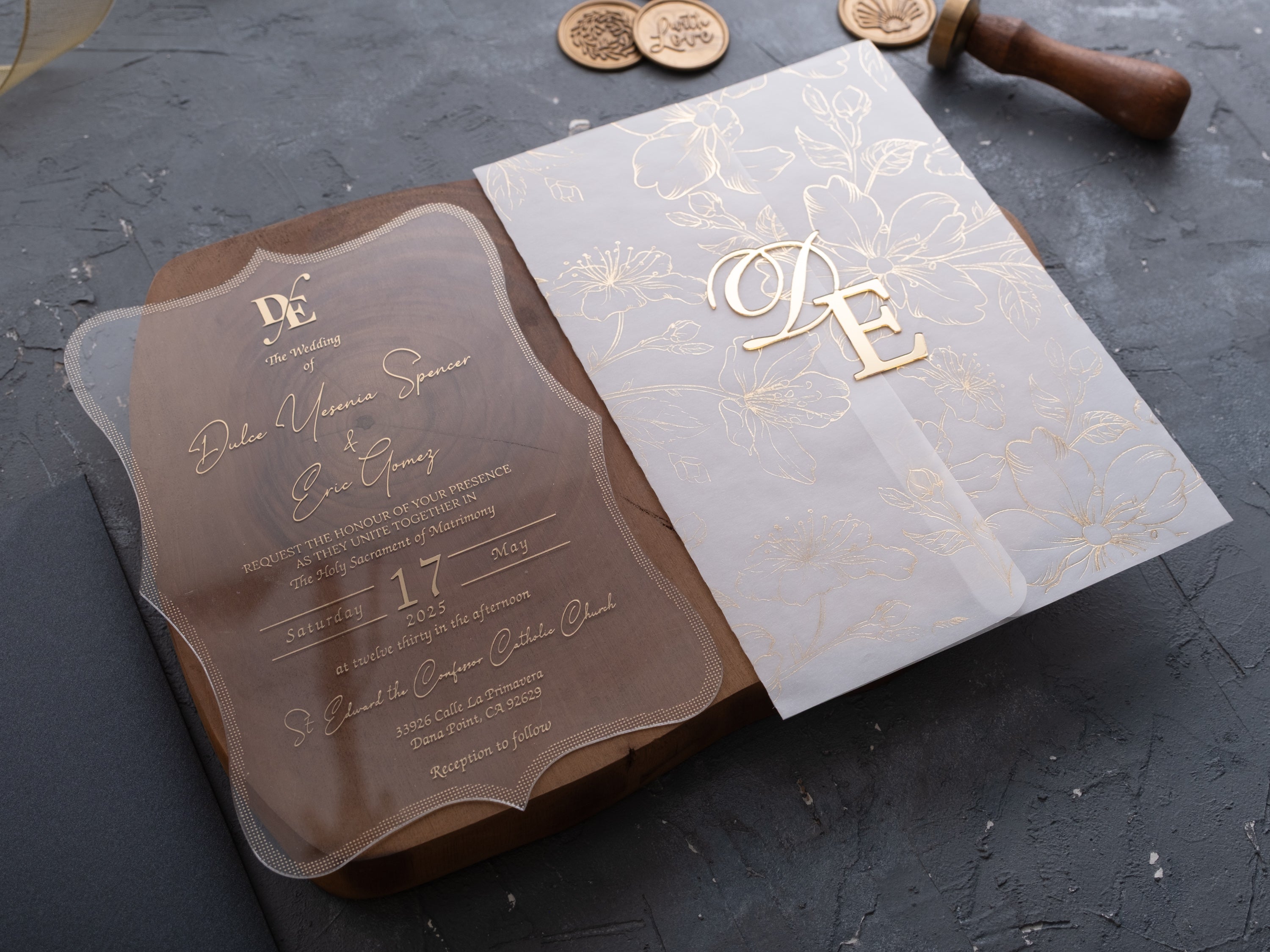 HP1434 Wedding Invitation by World of Wedding Co..