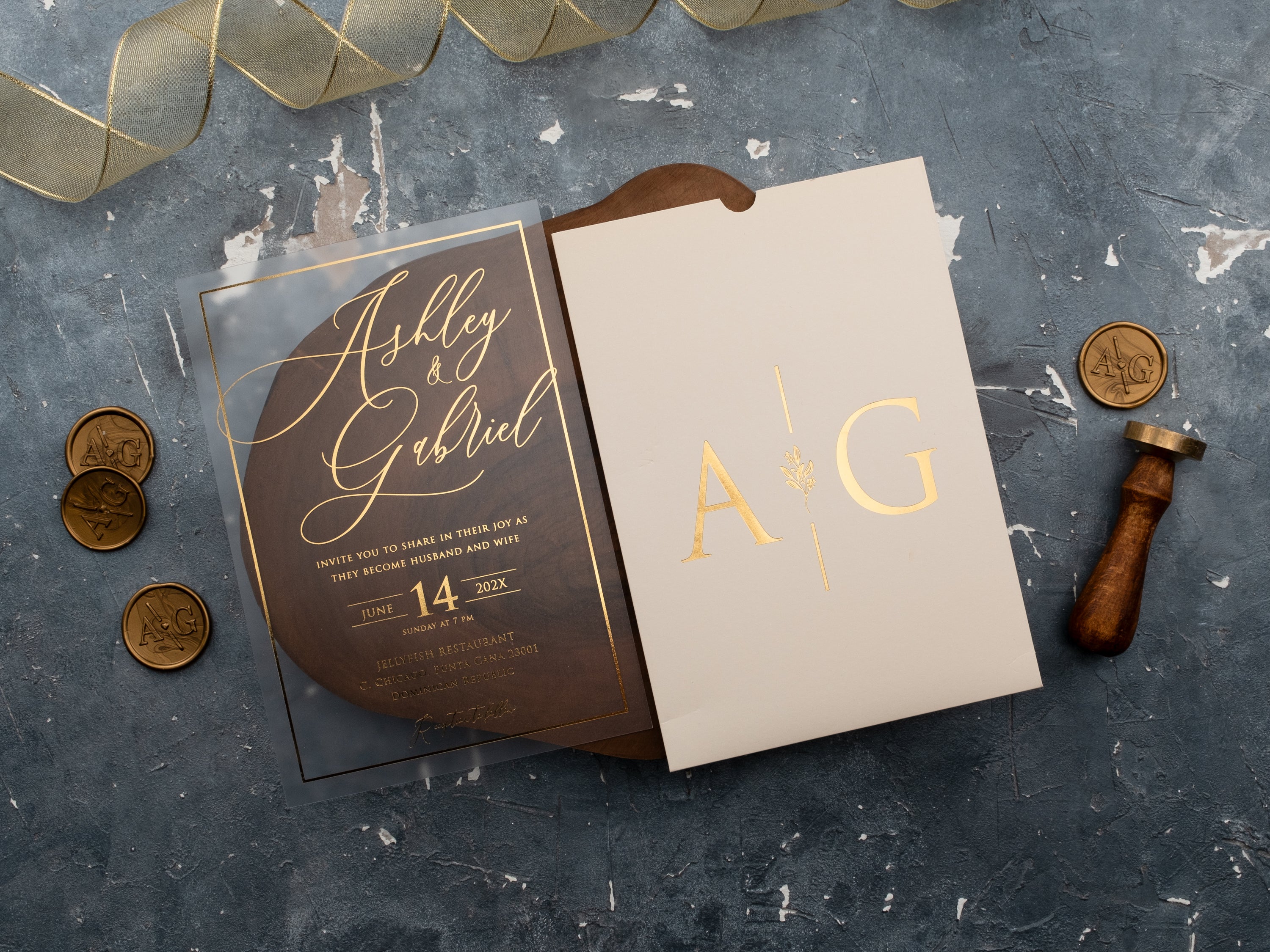 9235CRG Wedding Invitation by World of Wedding Co..