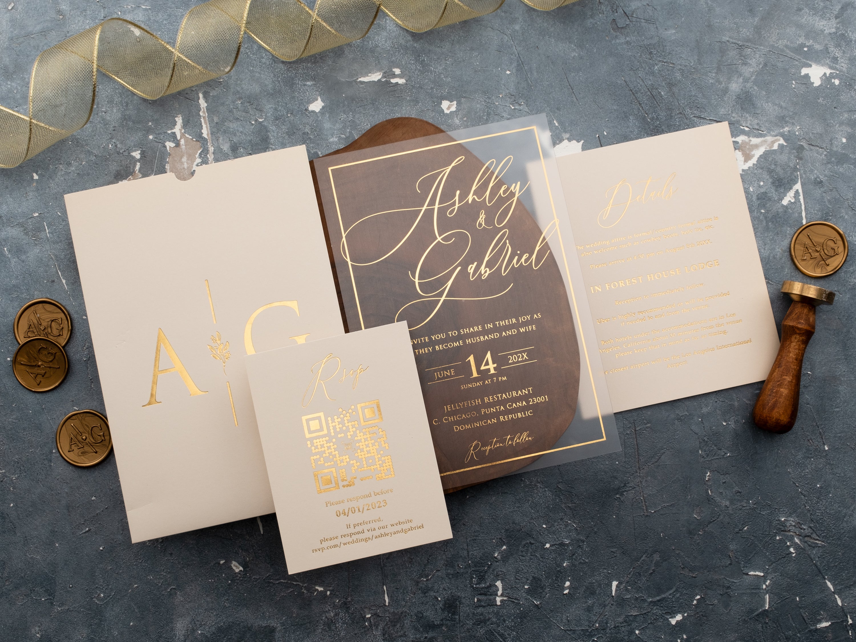 9235CRG Wedding Invitation by World of Wedding Co..