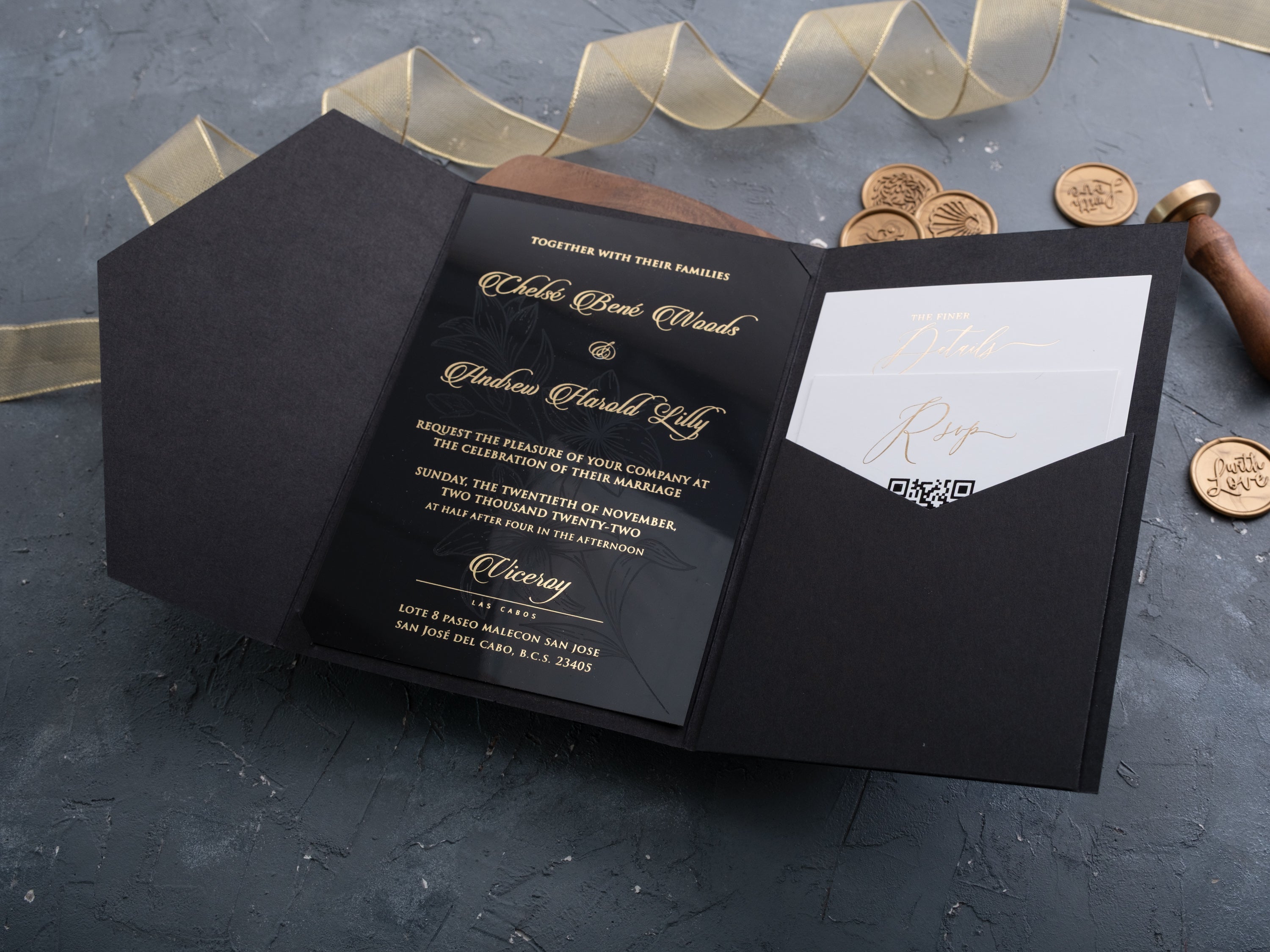 HP1324 Wedding Invitation by World of Wedding Co..