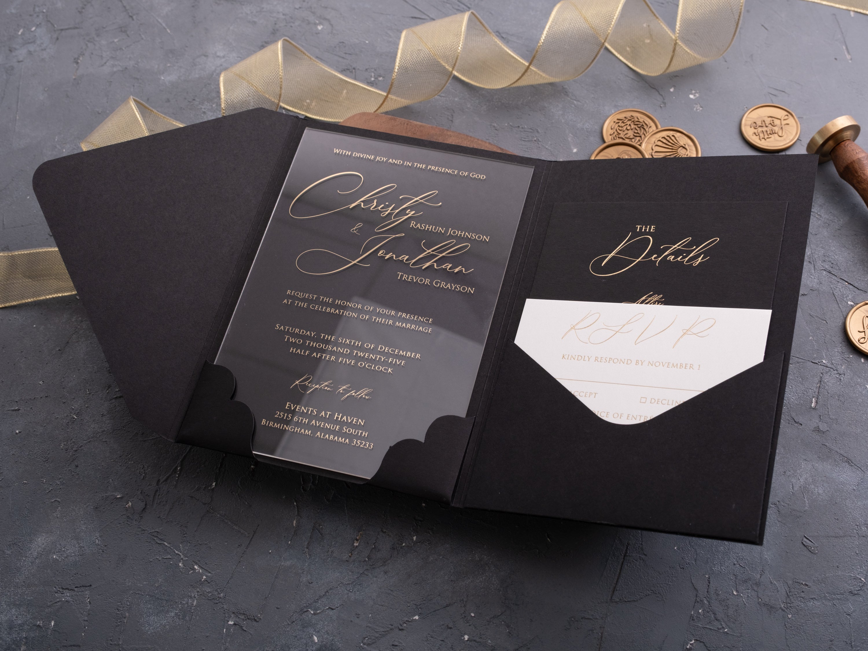 HP1321 Wedding Invitation by World of Wedding Co..