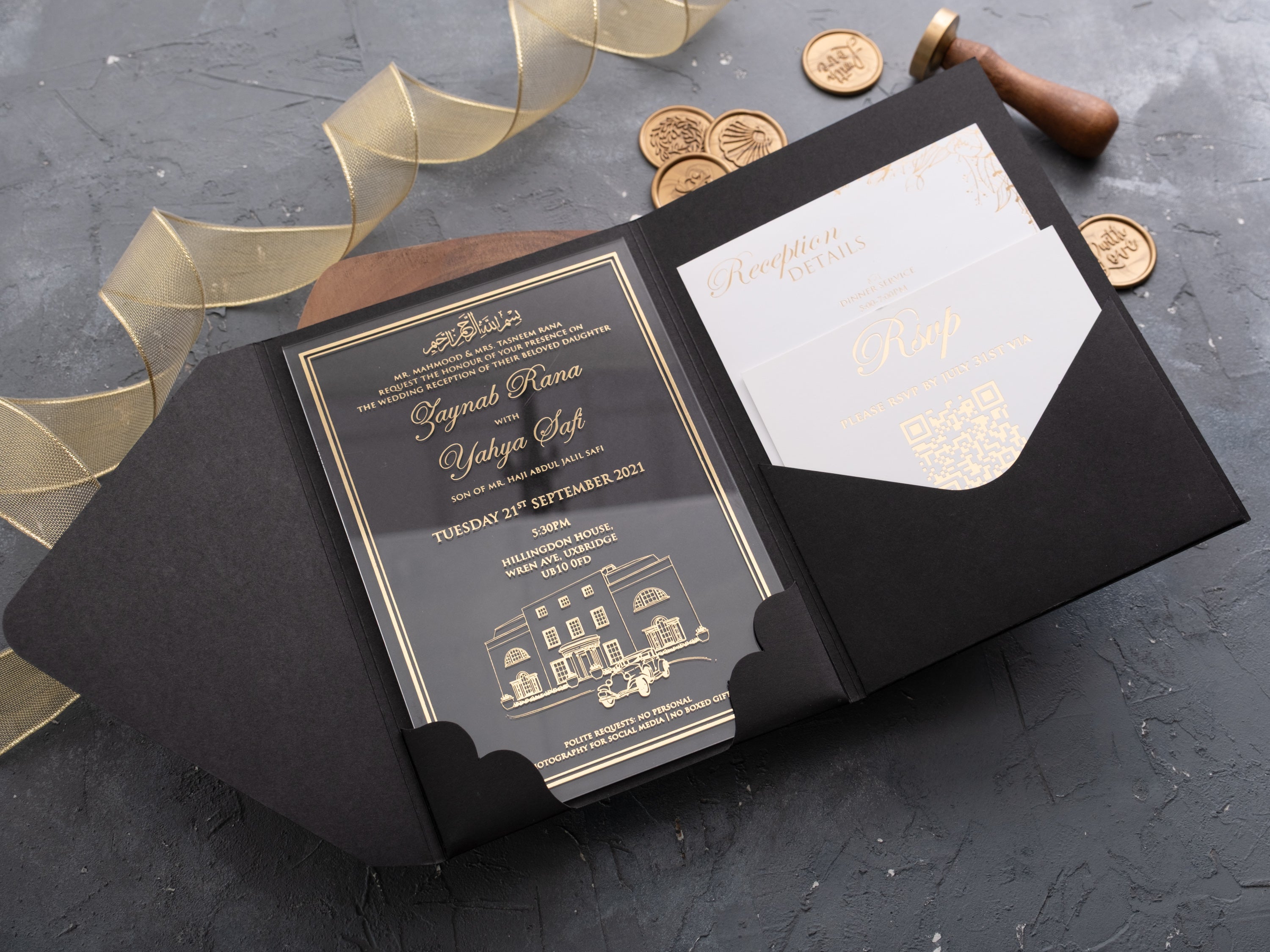 HP1311 Wedding Invitation by World of Wedding Co..