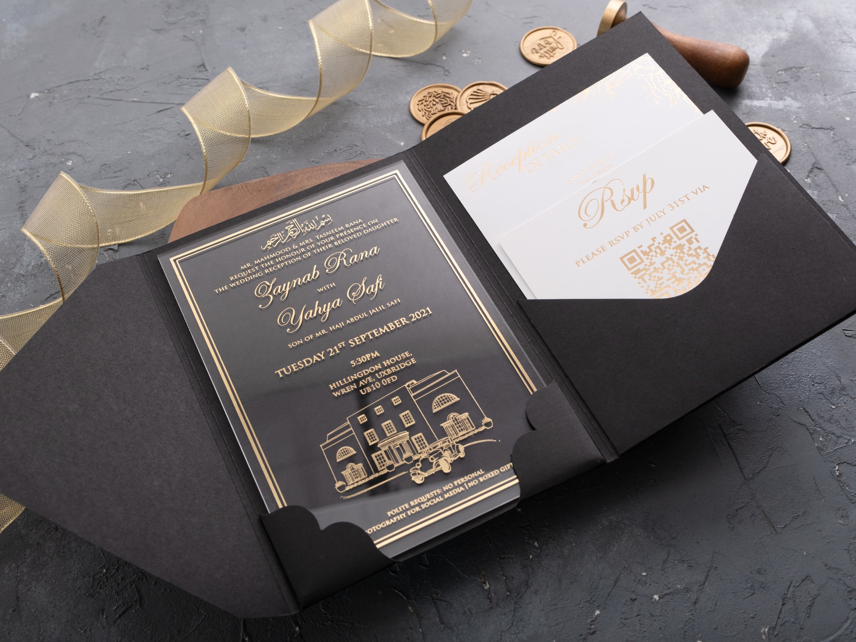 HP1311 Wedding Invitation by World of Wedding Co..