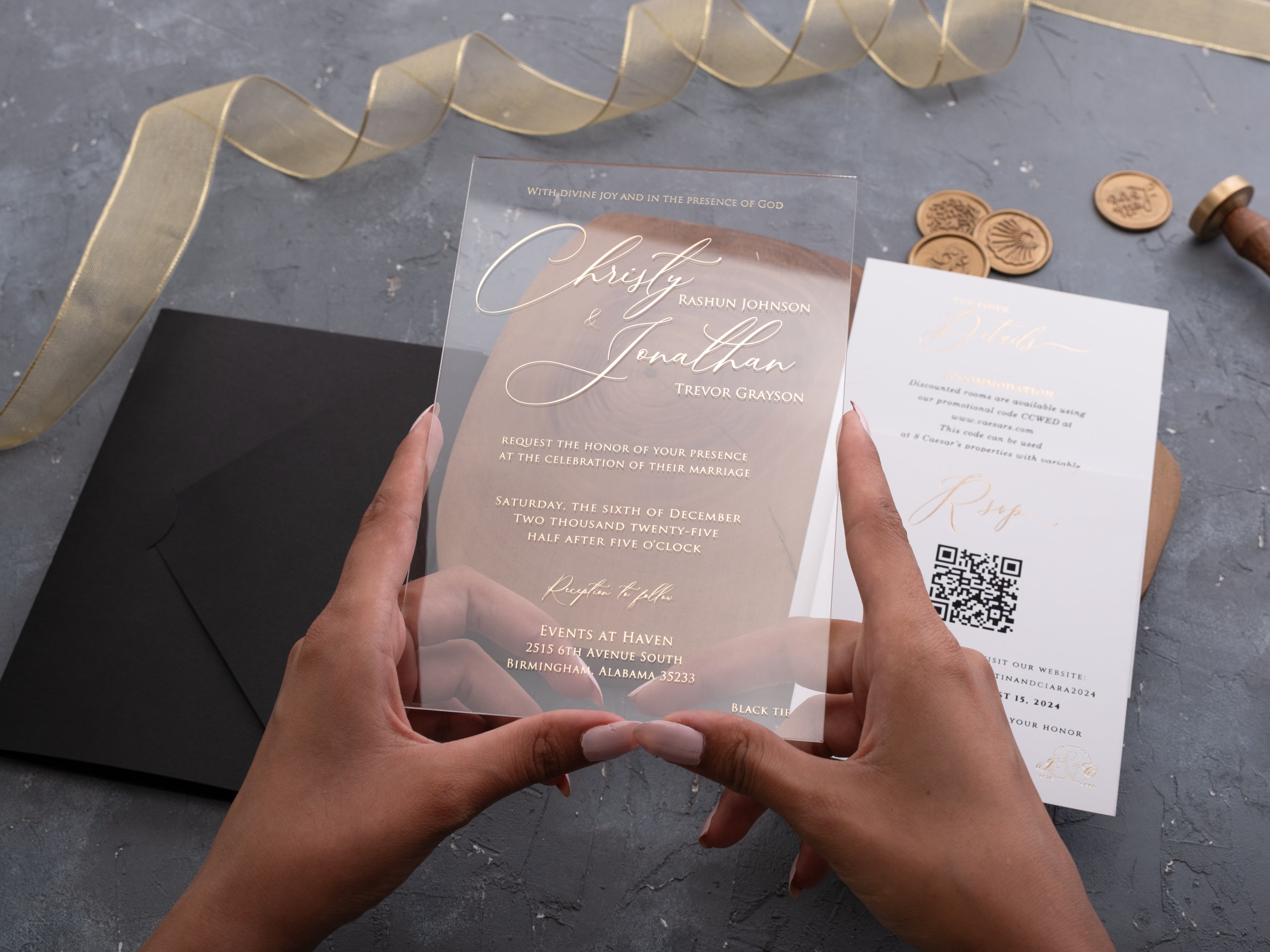 HP1321 Wedding Invitation by World of Wedding Co..