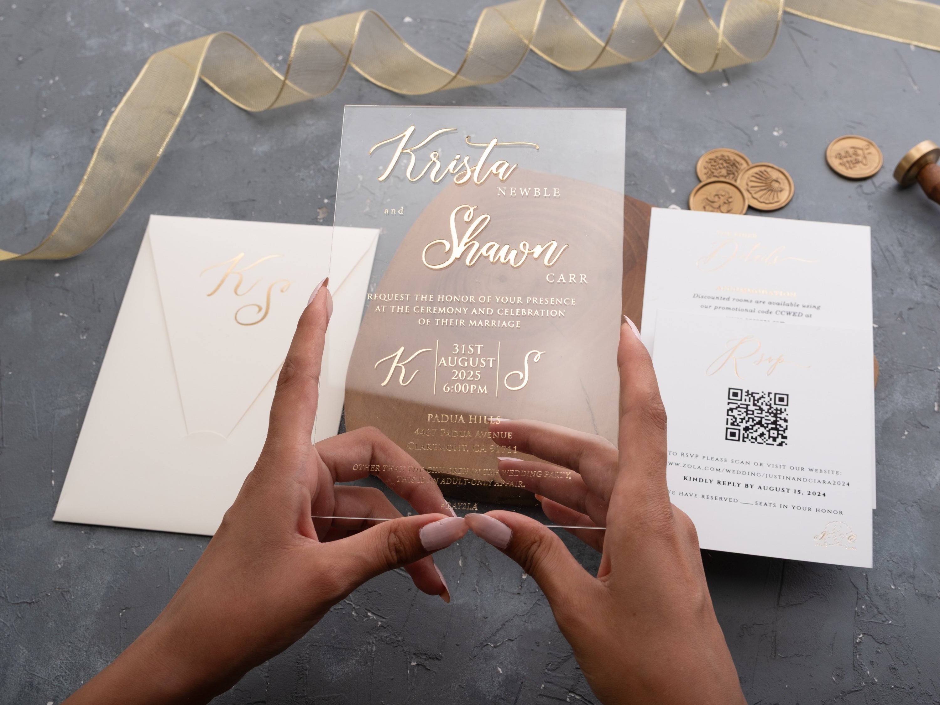 HP1425 Wedding Invitation by World of Wedding Co..