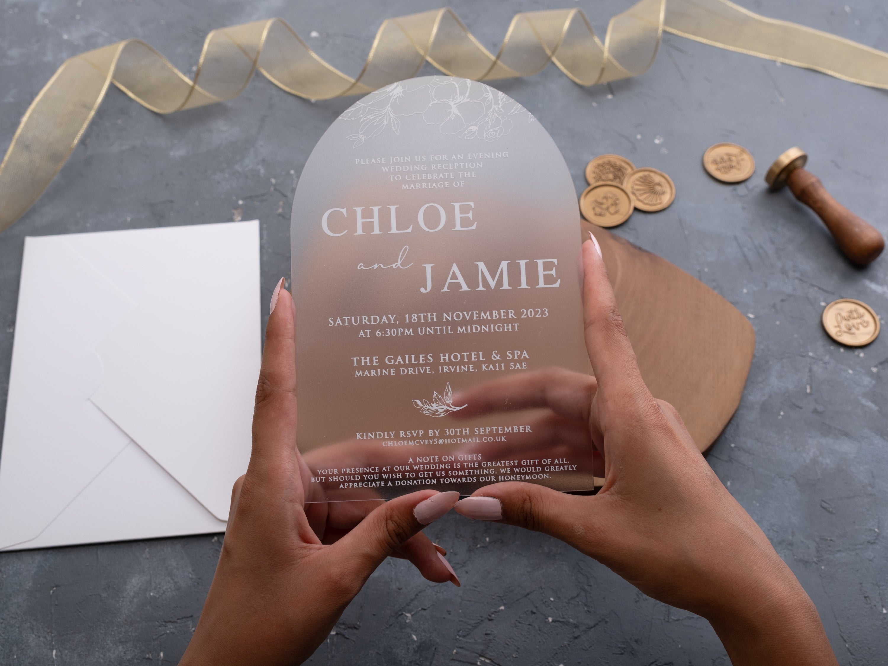 HP1429 Wedding Invitation by World of Wedding Co..