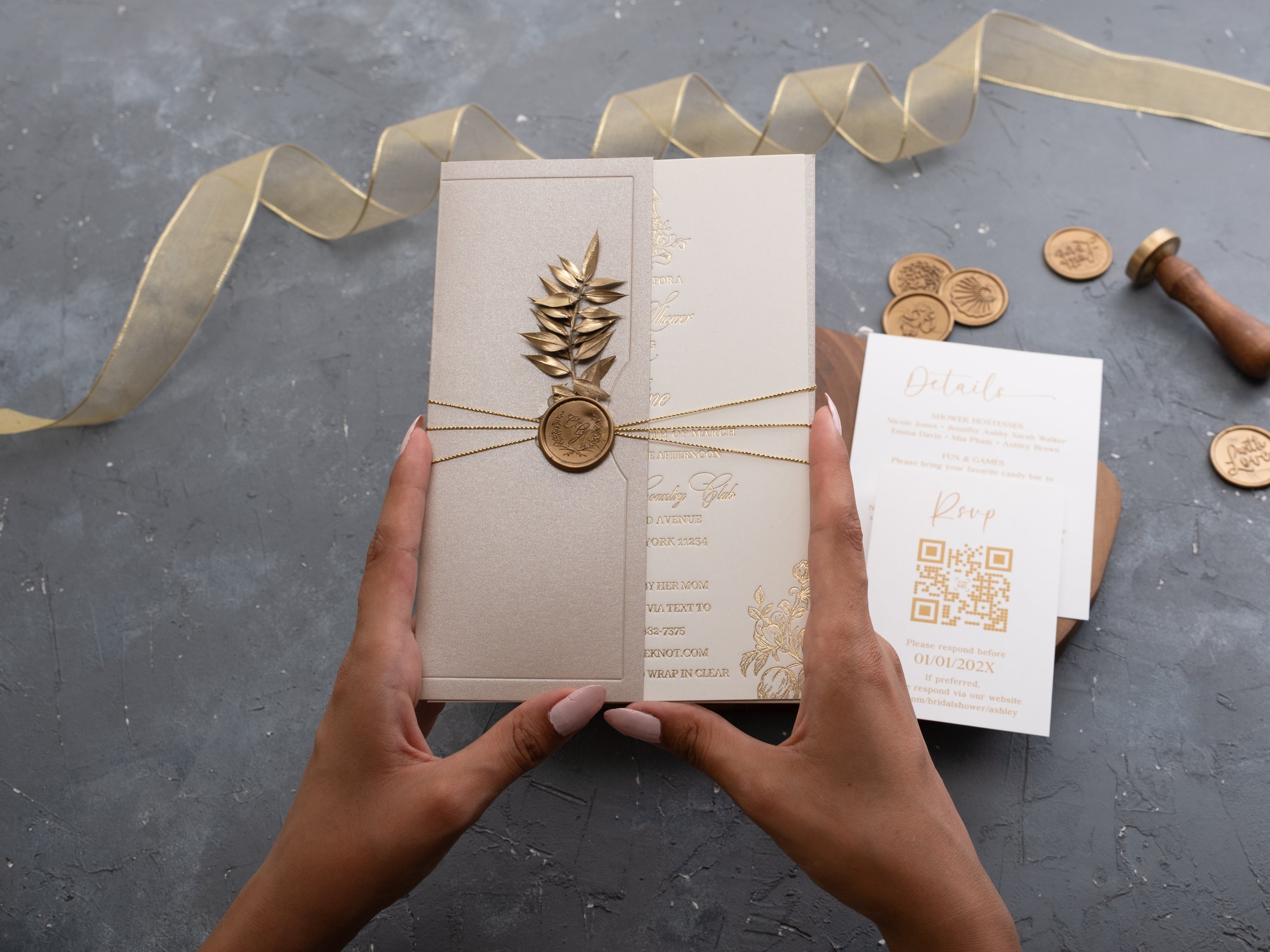 HP1513 Wedding Invitation by World of Wedding Co..
