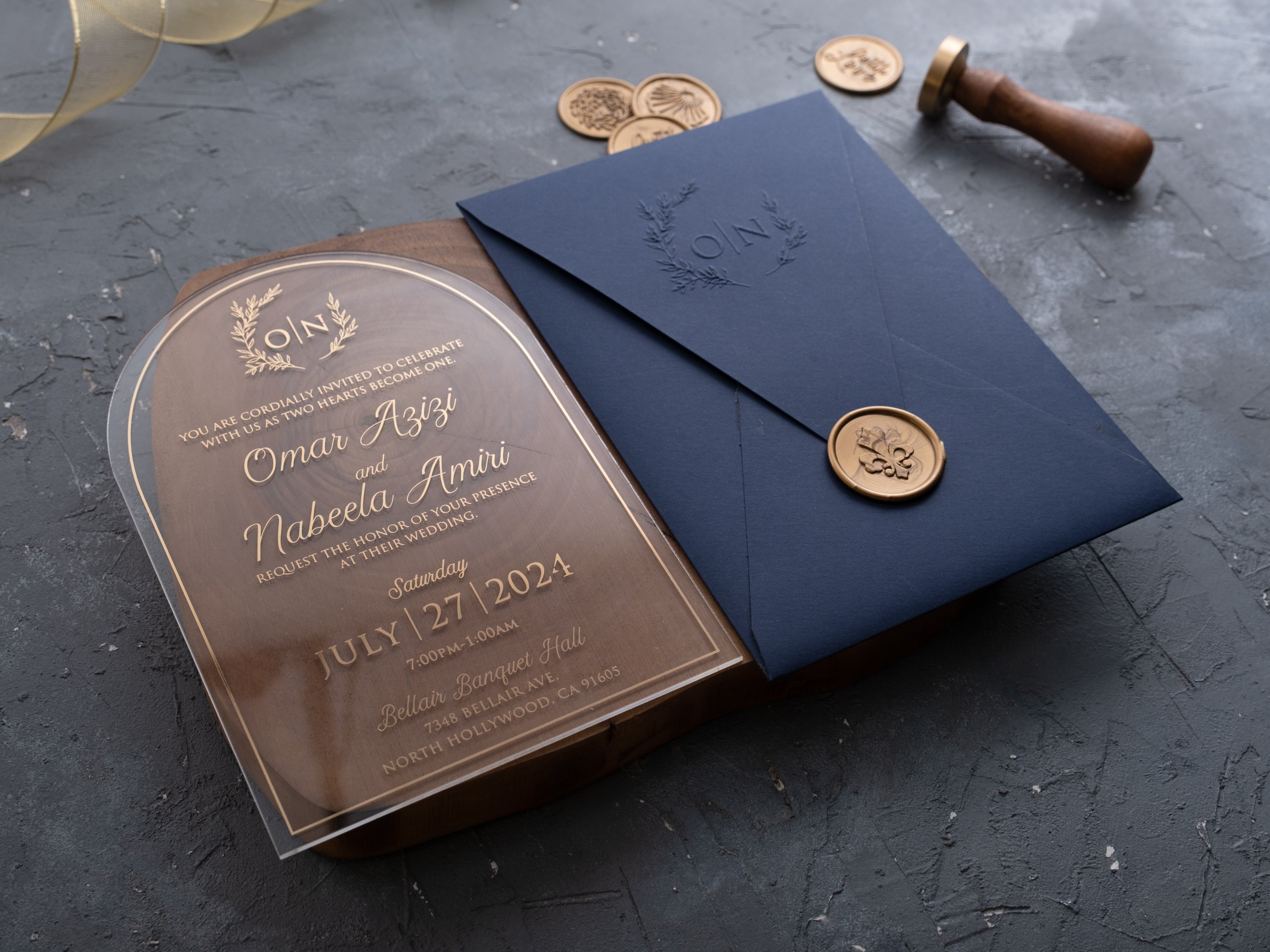 HP1424 Wedding Invitation by World of Wedding Co..
