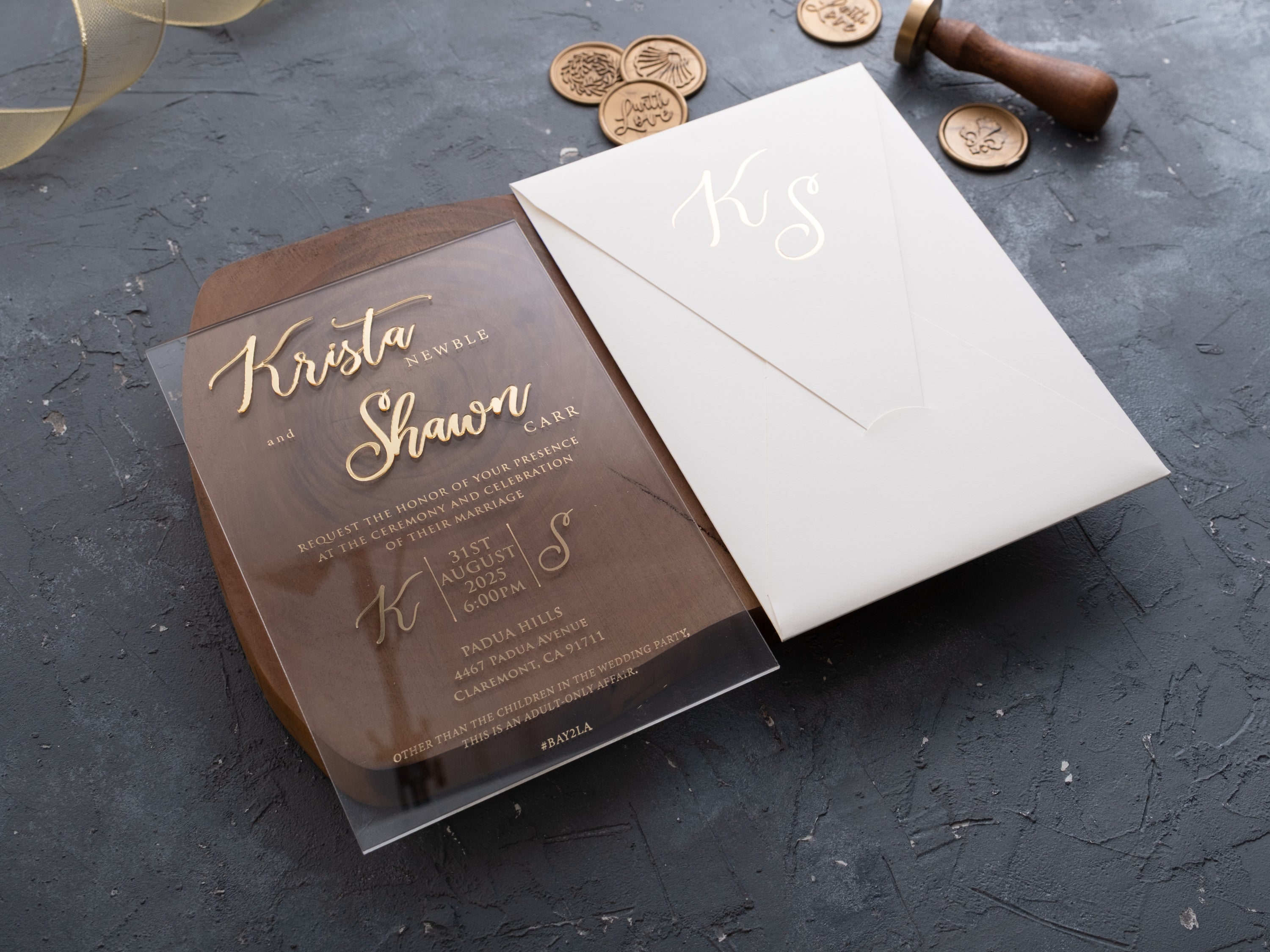 HP1425 Wedding Invitation by World of Wedding Co..