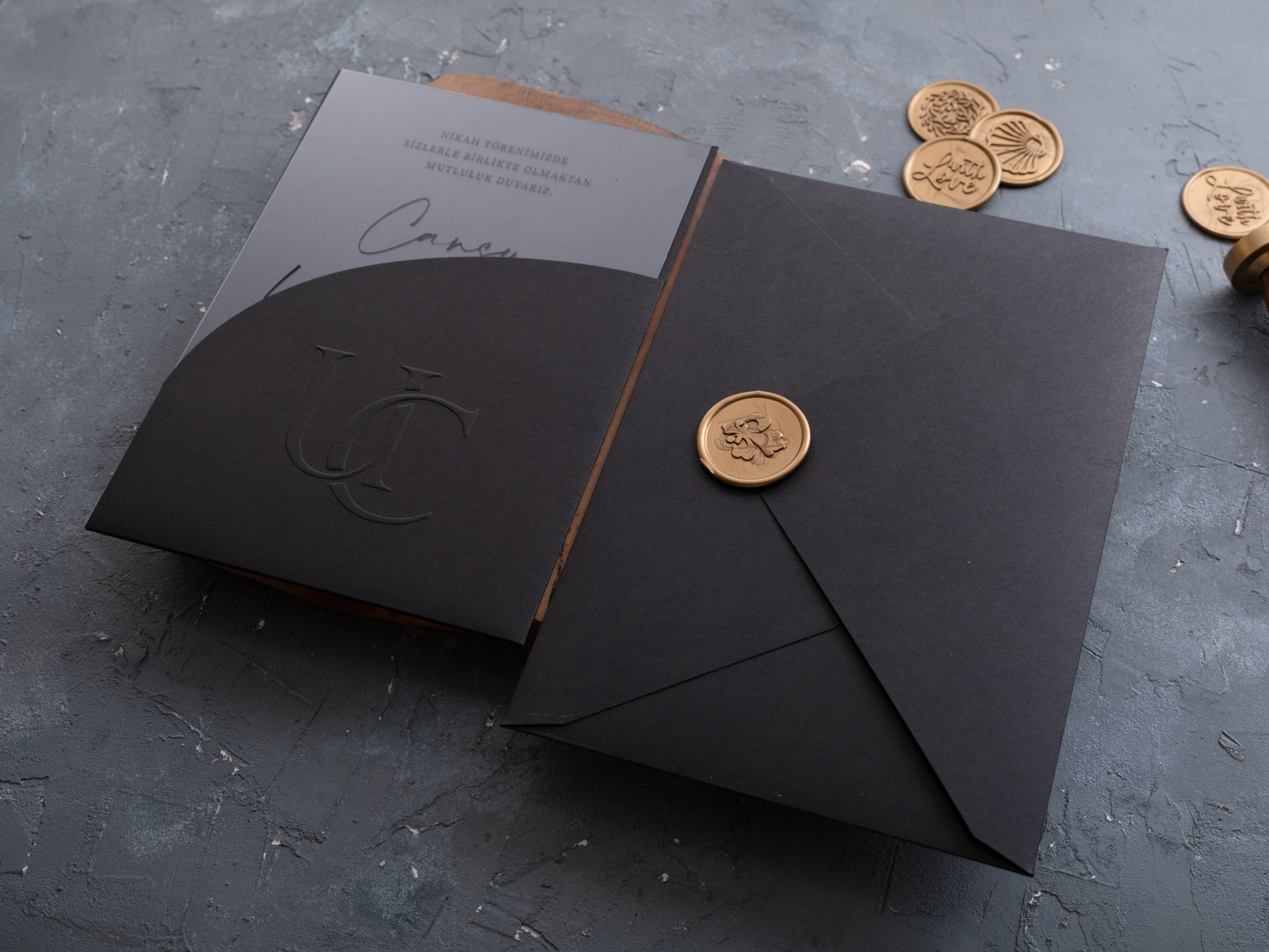 HP1611 Wedding Invitation by World of Wedding Co..