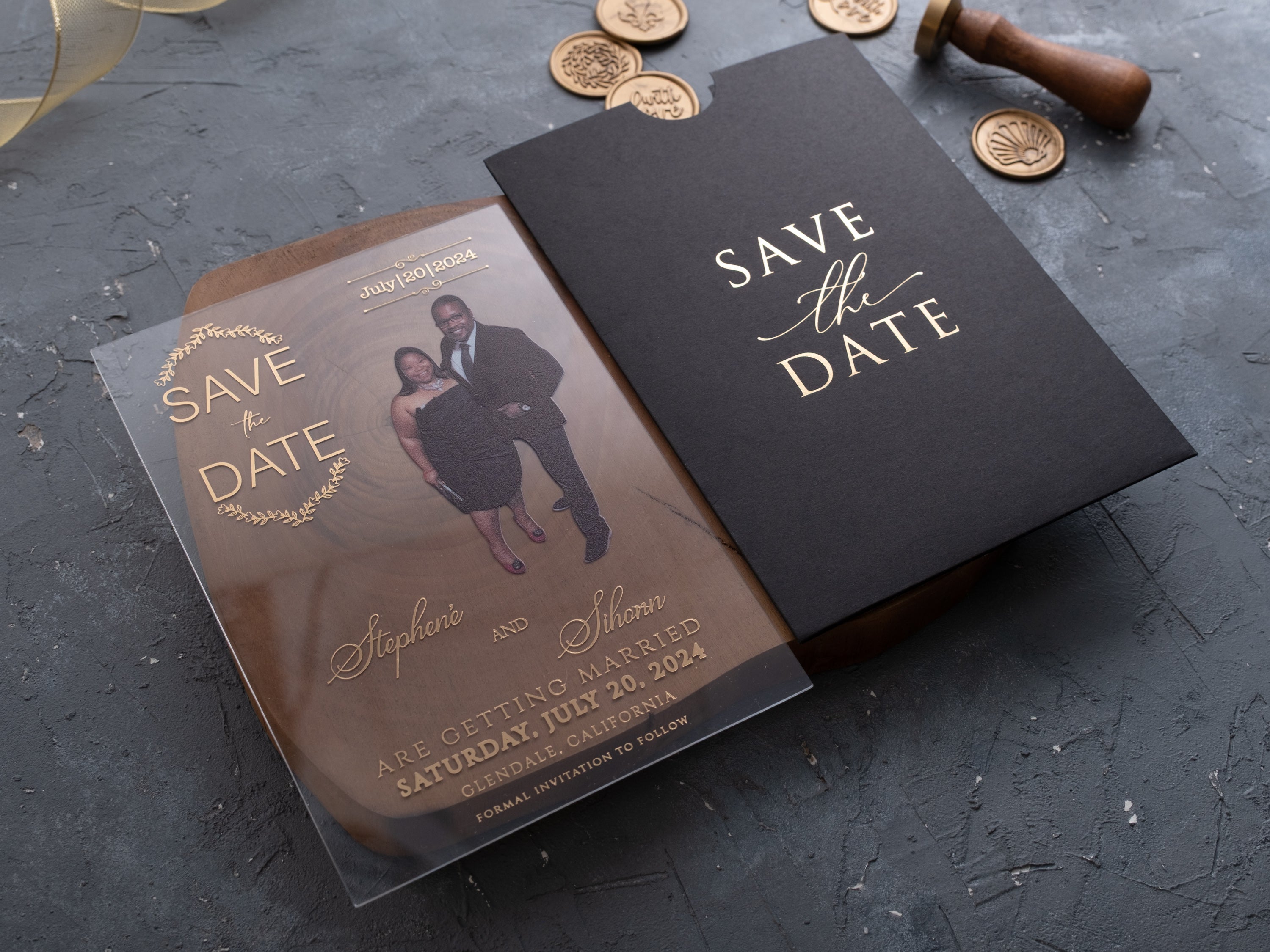 HP1612 Wedding Invitation by World of Wedding Co..