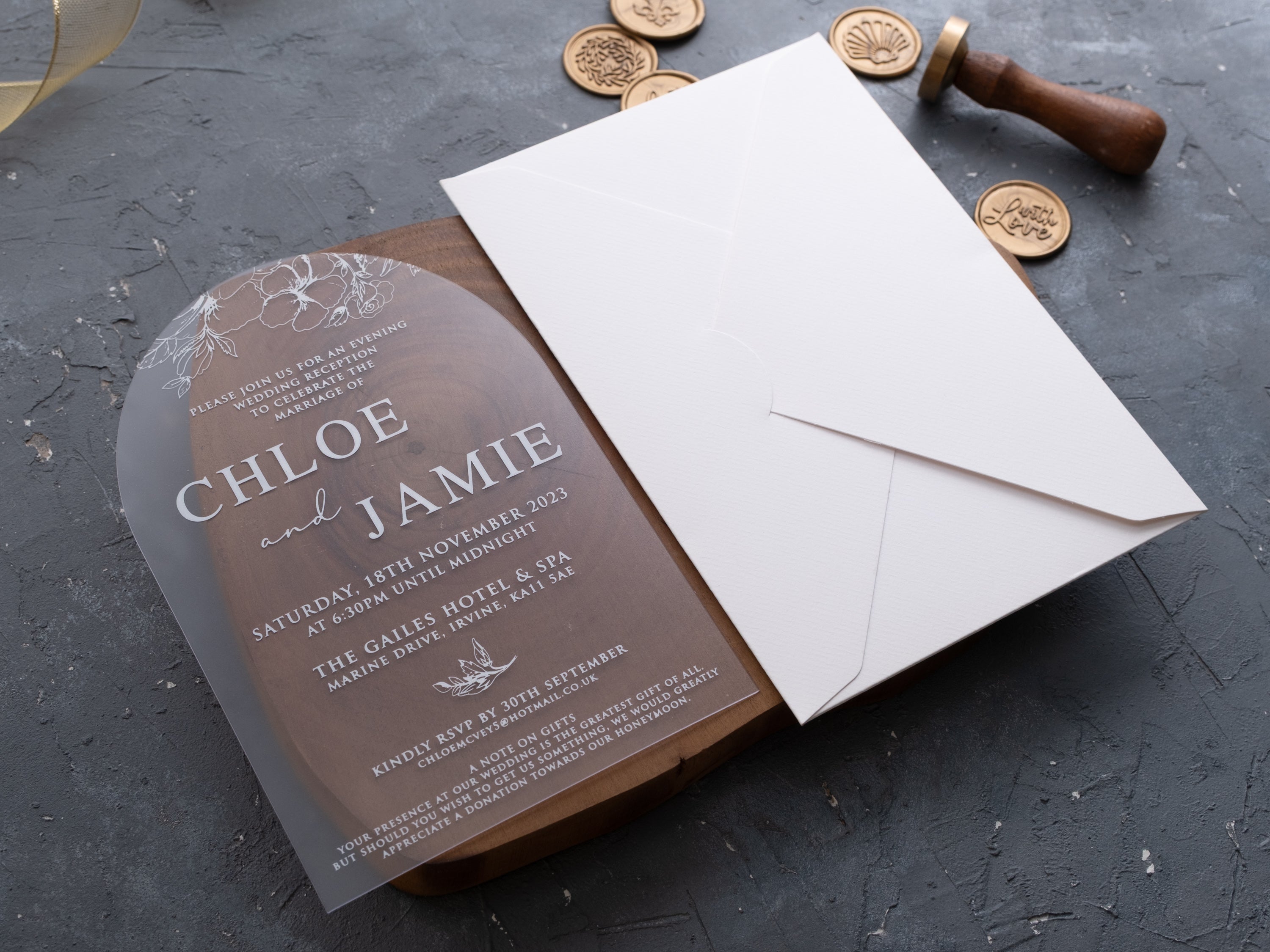 HP1429 Wedding Invitation by World of Wedding Co..
