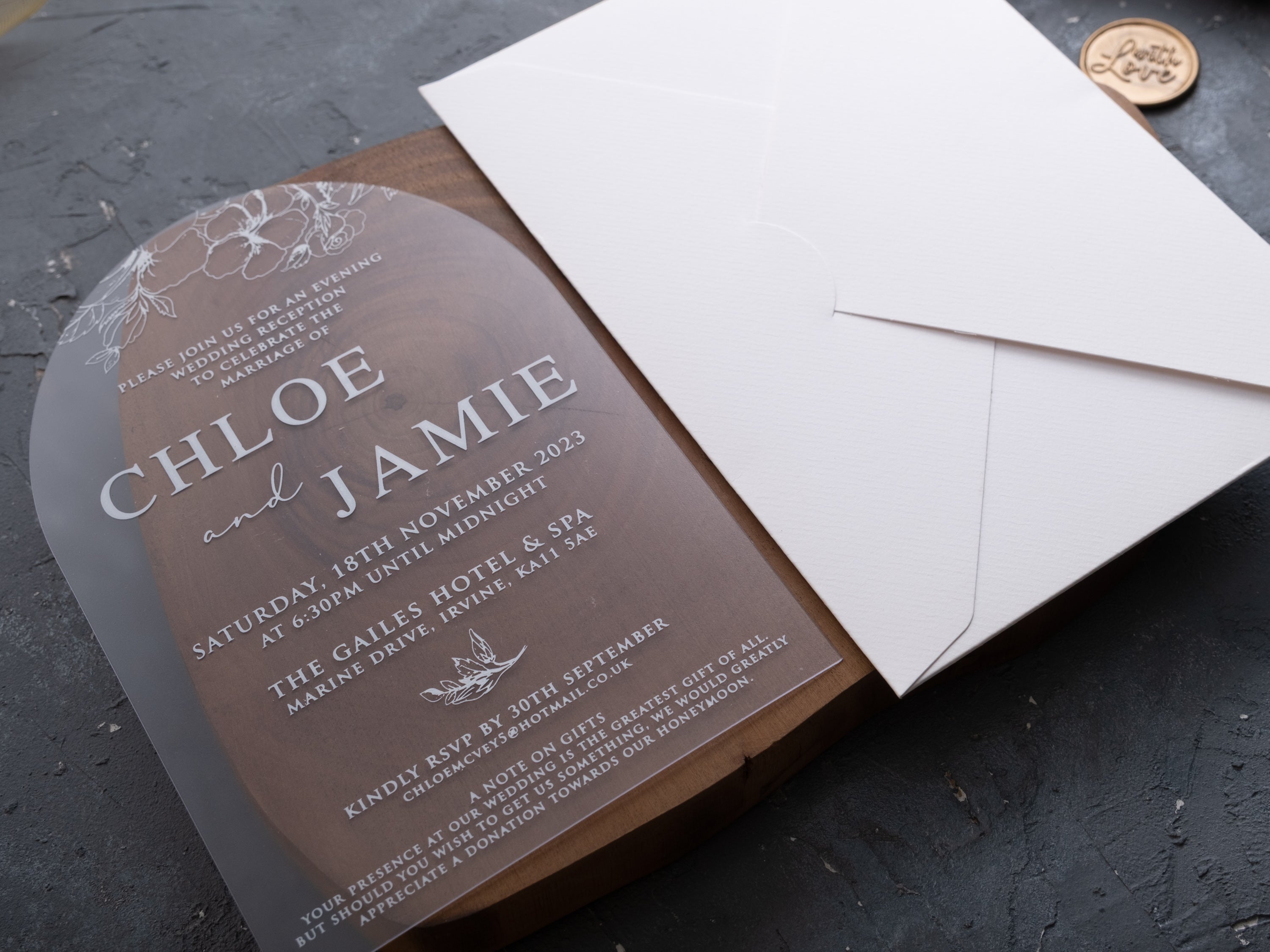 HP1429 Wedding Invitation by World of Wedding Co..