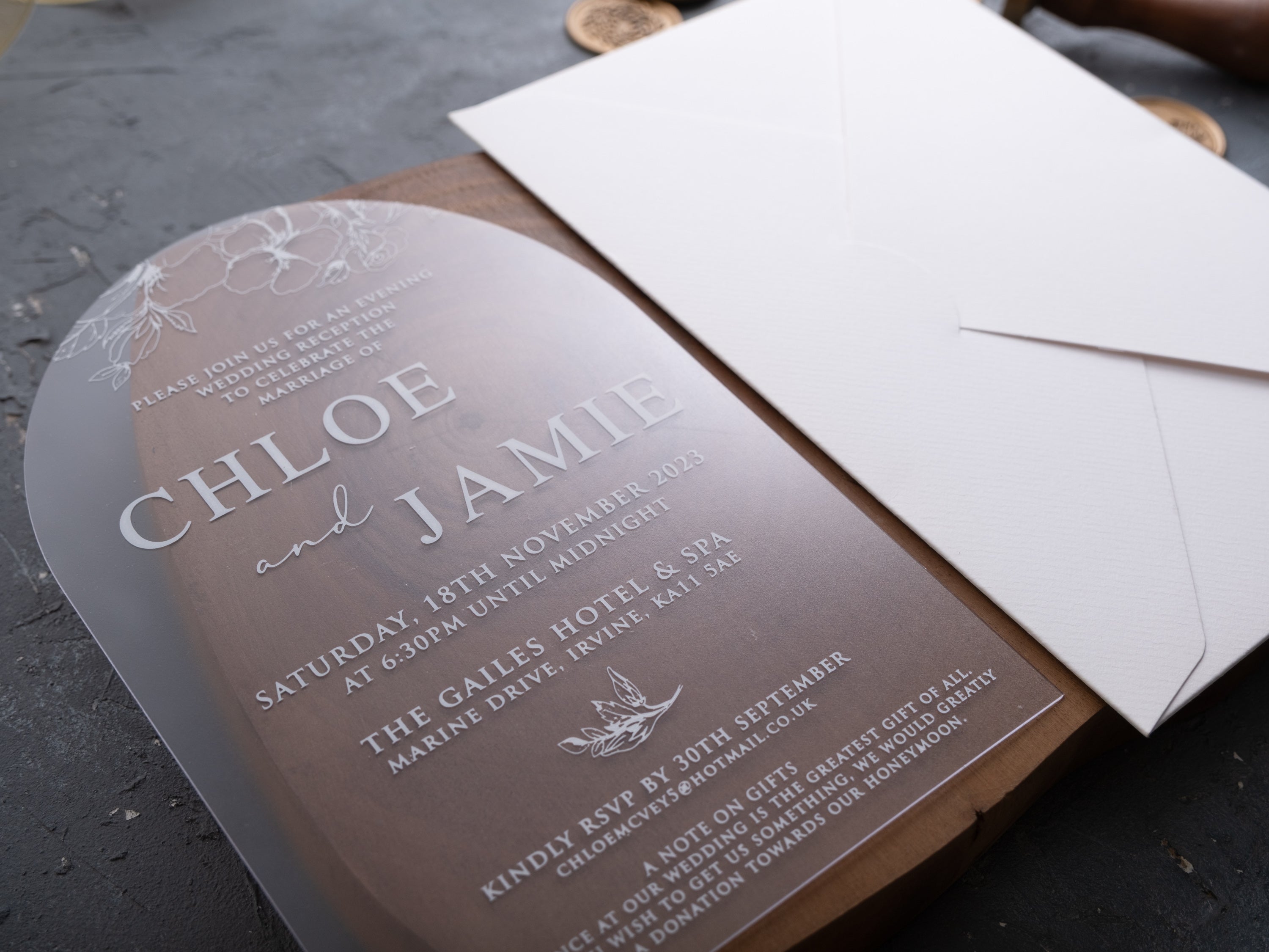HP1429 Wedding Invitation by World of Wedding Co..