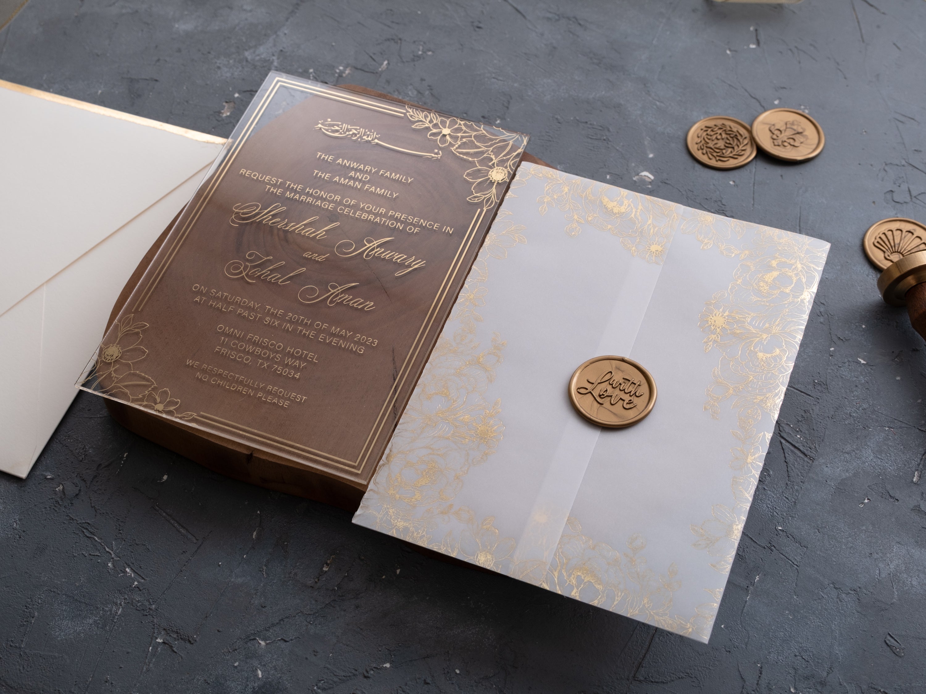HP1431 Wedding Invitation by World of Wedding Co..