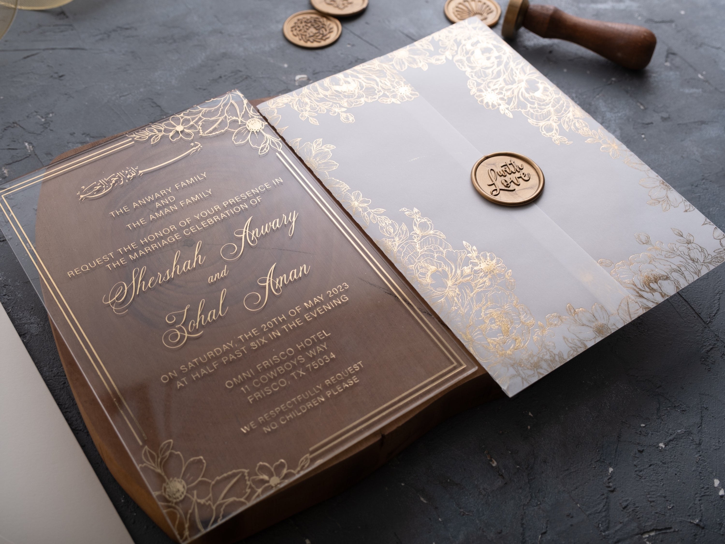 HP1431 Wedding Invitation by World of Wedding Co..