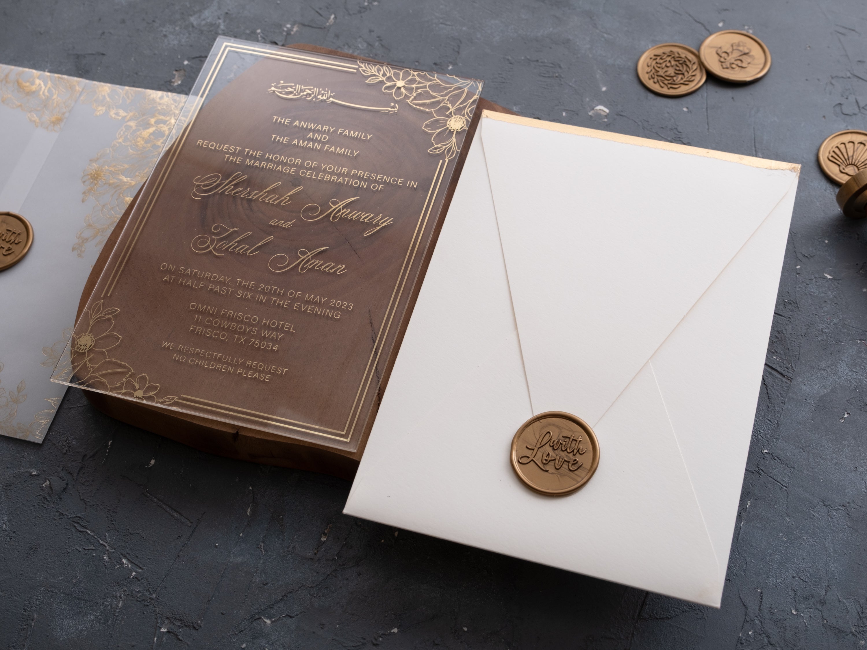 HP1431 Wedding Invitation by World of Wedding Co..