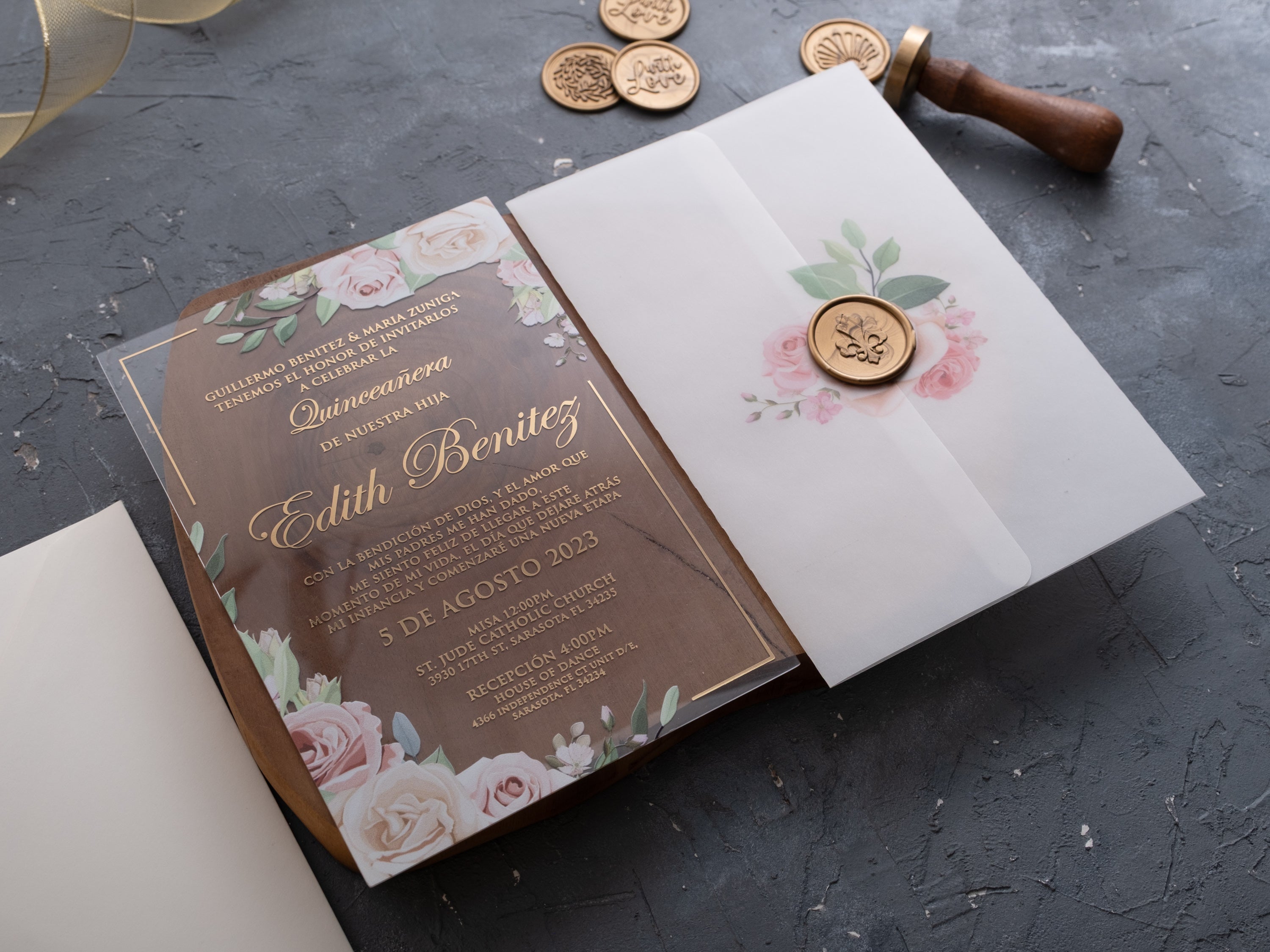 HP1432 Wedding Invitation by World of Wedding Co..