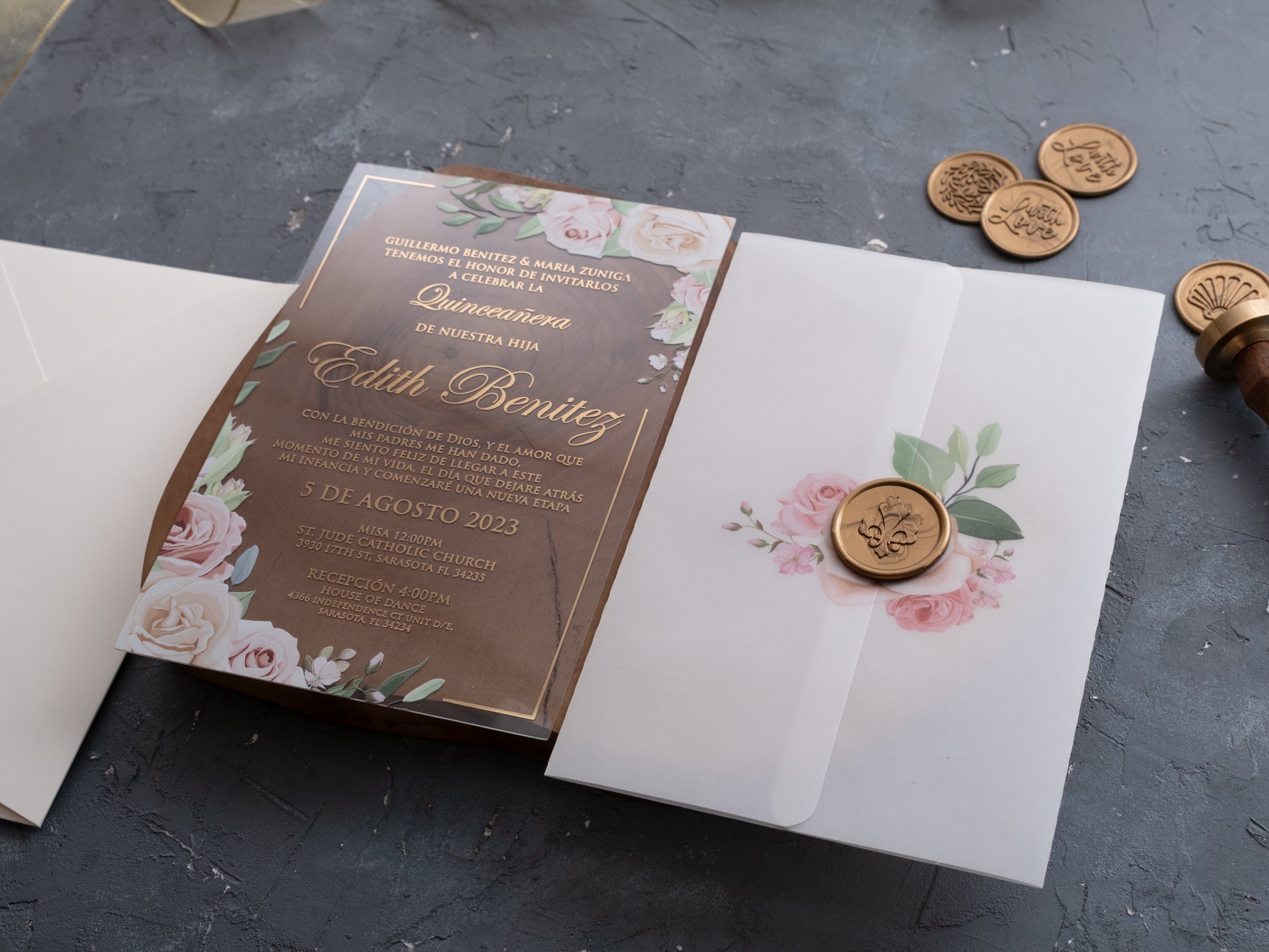 HP1432 Wedding Invitation by World of Wedding Co..