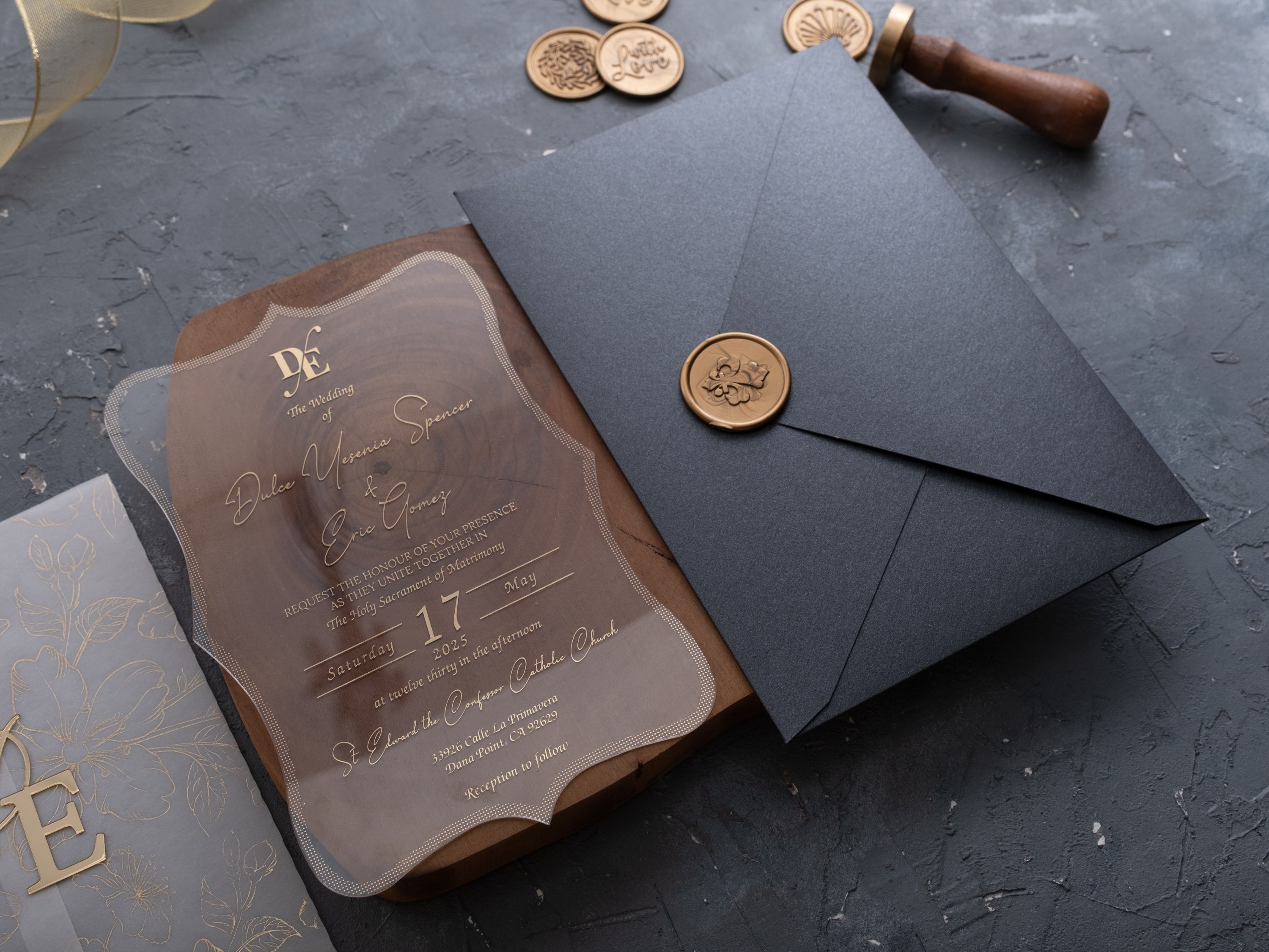 HP1434 Wedding Invitation by World of Wedding Co..